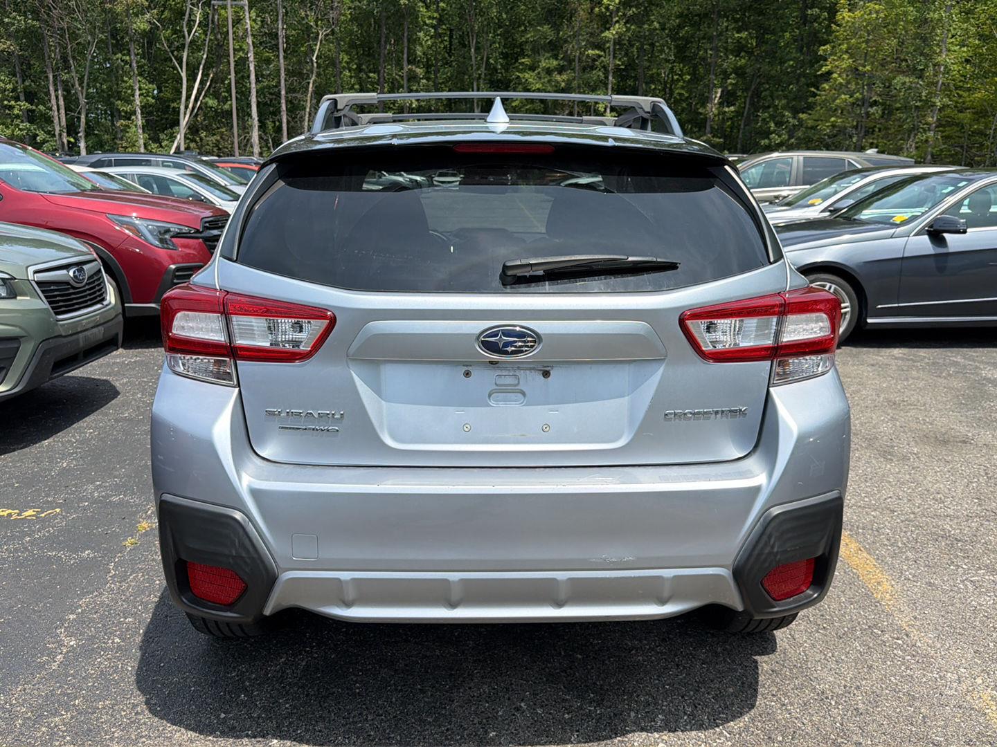 Used 2018 Ice Silver Metallic Subaru Limited image 9