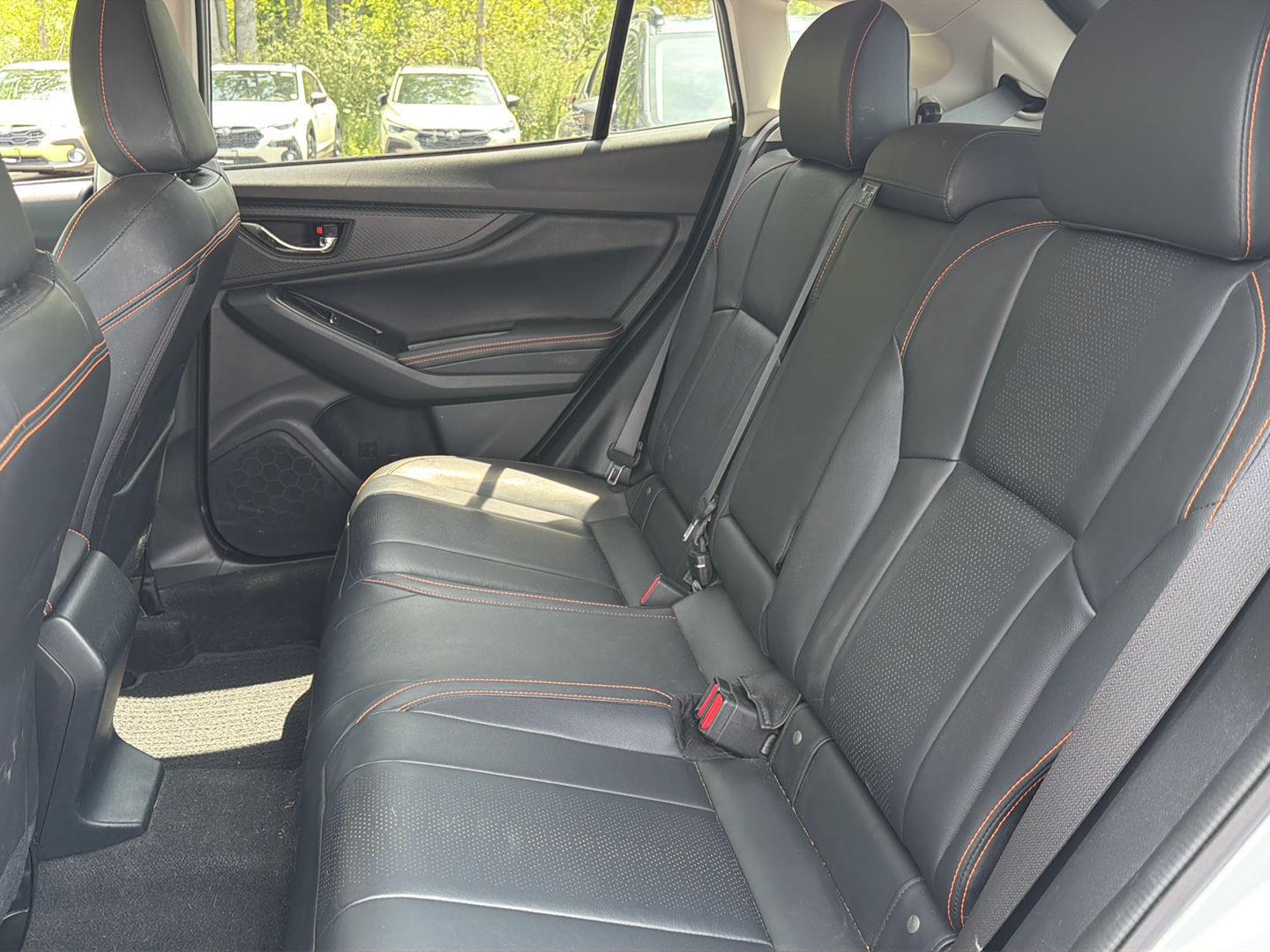 Used 2018 Ice Silver Metallic Subaru Limited image 15