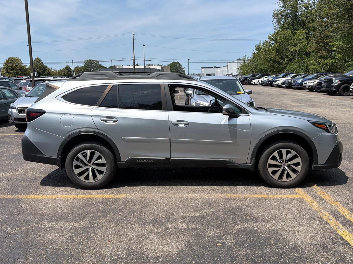 Used 2020 Ice Silver Metallic Subaru Premium image 7