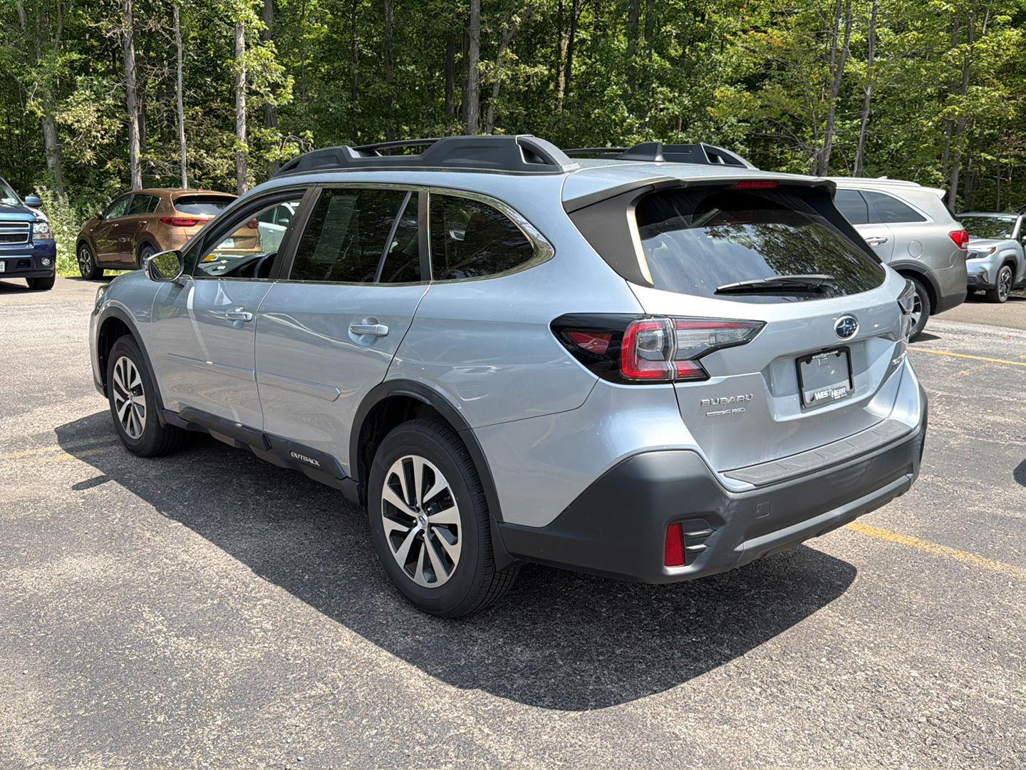 Used 2020 Ice Silver Metallic Subaru Premium image 10