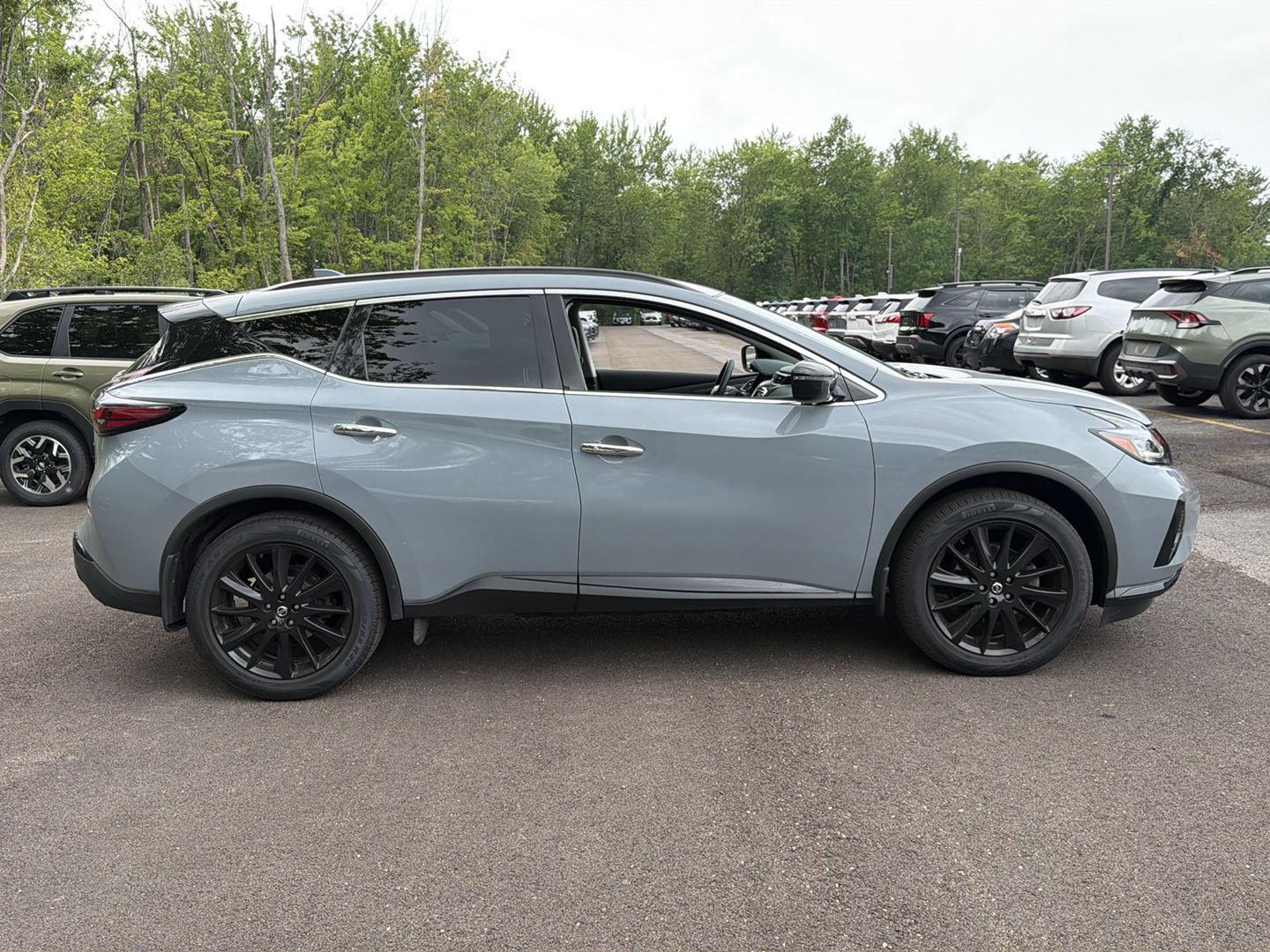 Used 2022 Boulder Gray Pearl Nissan SV image 7