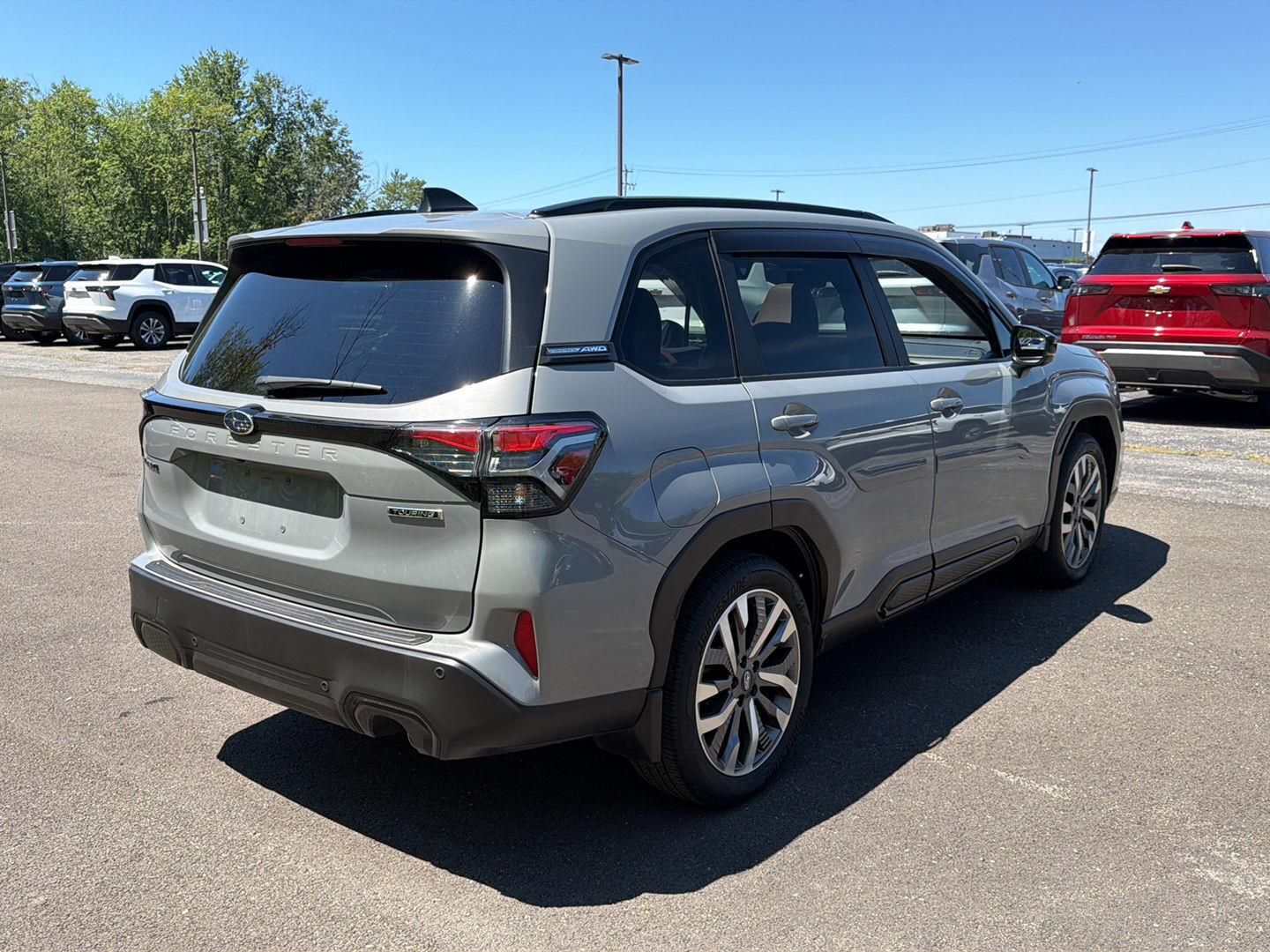 Used 2025 River Rock Pearl Subaru Touring image 6