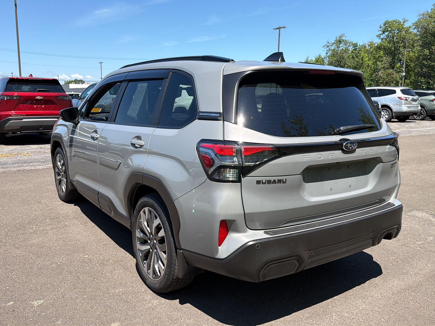 Used 2025 River Rock Pearl Subaru Touring image 8