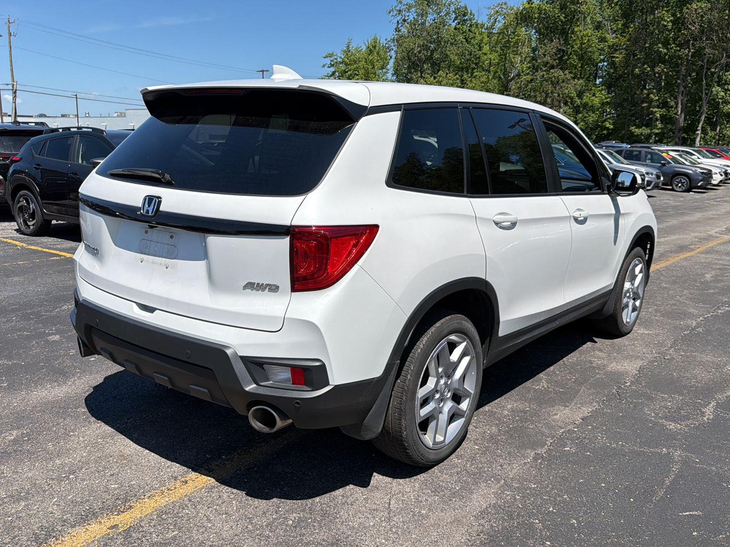Used 2024 Platinum White Pearl Honda EX-L image 8
