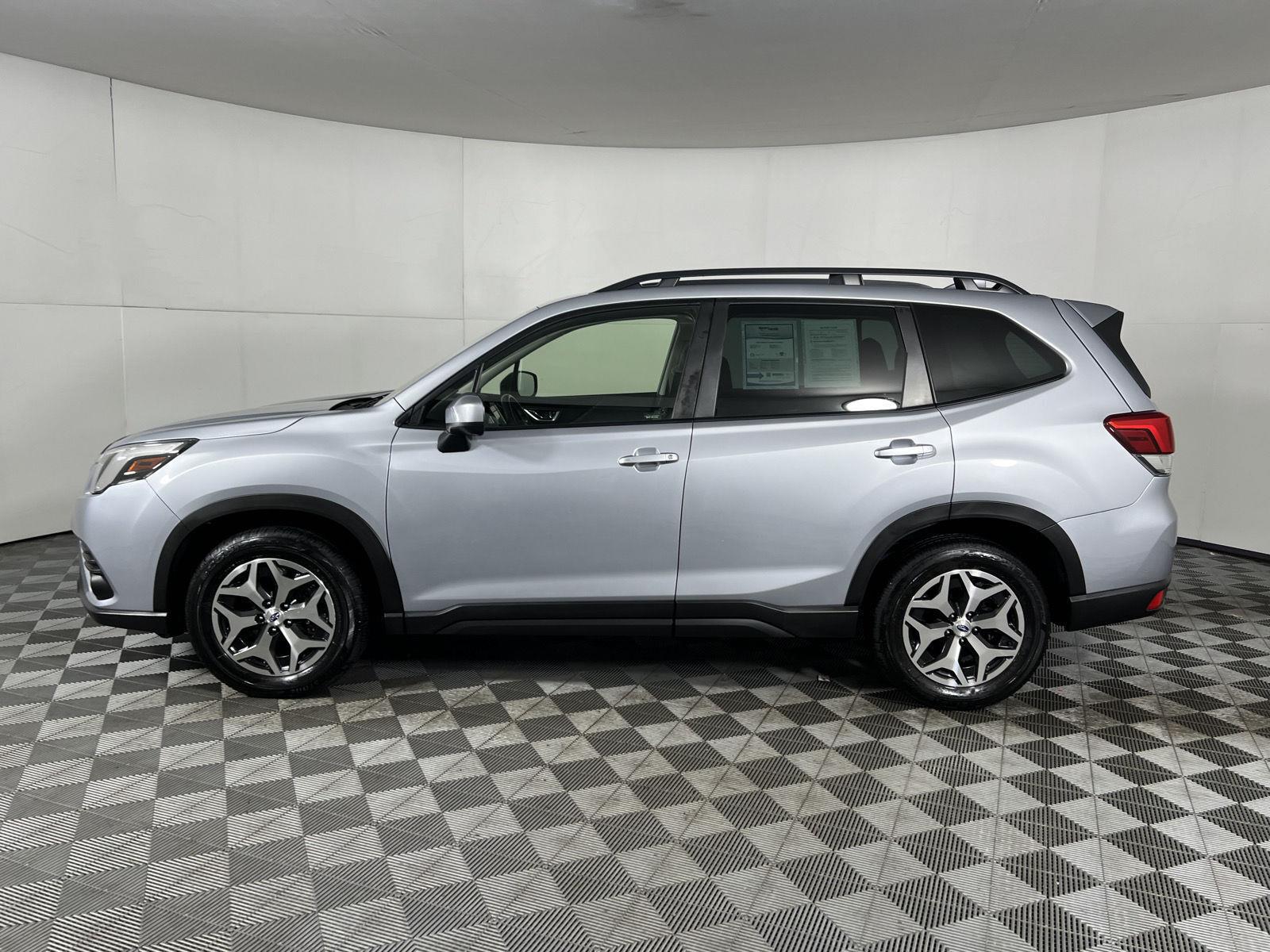 Used 2023 Ice Silver Metallic Subaru Premium image 37