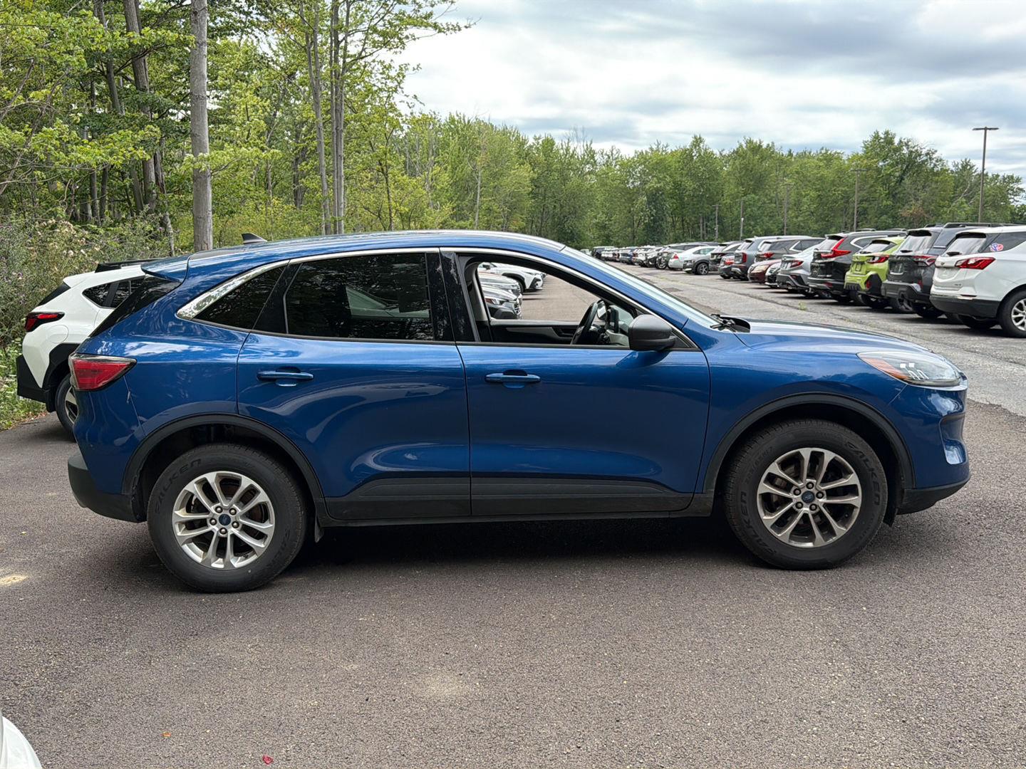 Used 2022 Atlas Blue Ford SE image 2