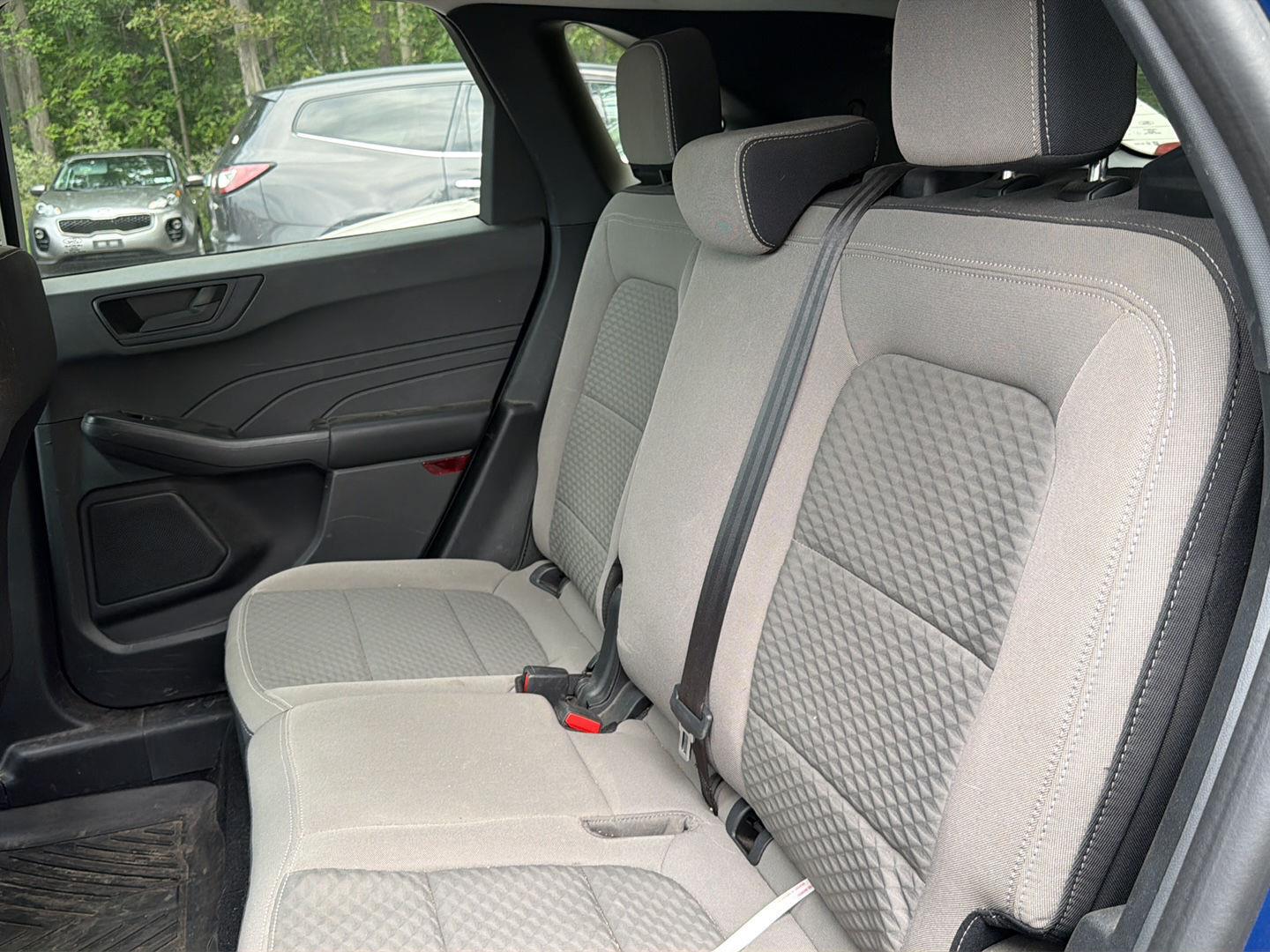 Used 2022 Atlas Blue Ford SE image 10