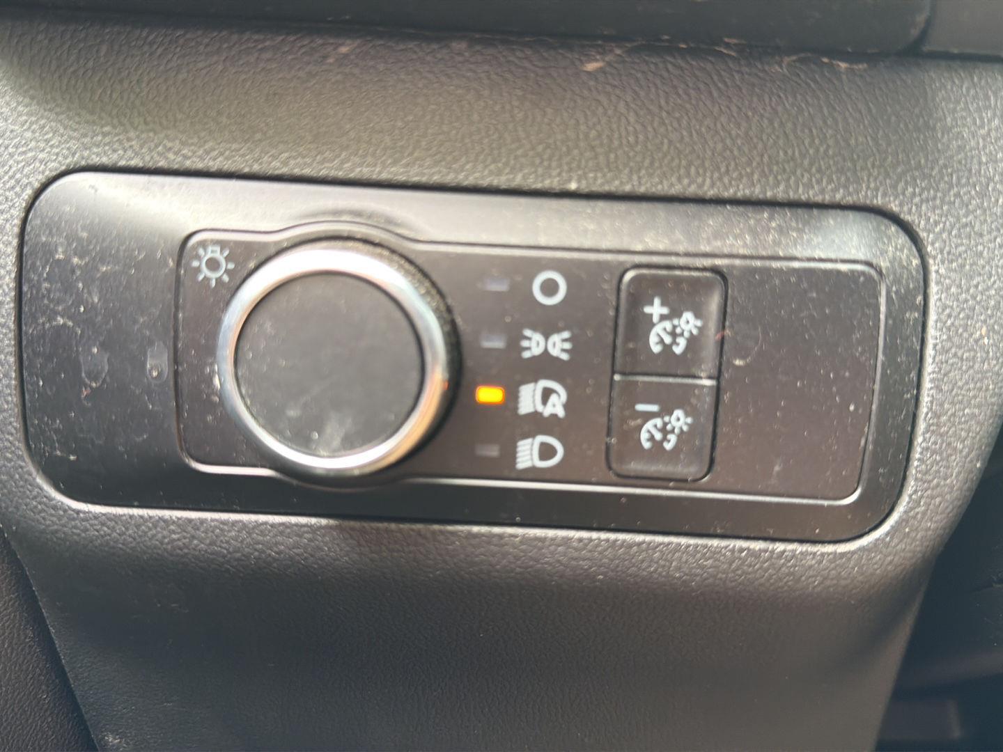Used 2022 Atlas Blue Ford SE image 15