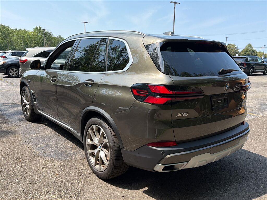 Used 2024 Manhattan Green Metallic BMW xDrive40i image 10