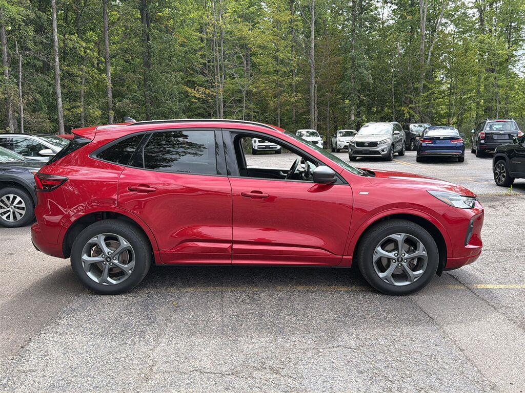 Used 2023 Rapid Red Metallic Tinted Clearcoat Ford ST-Line image 6