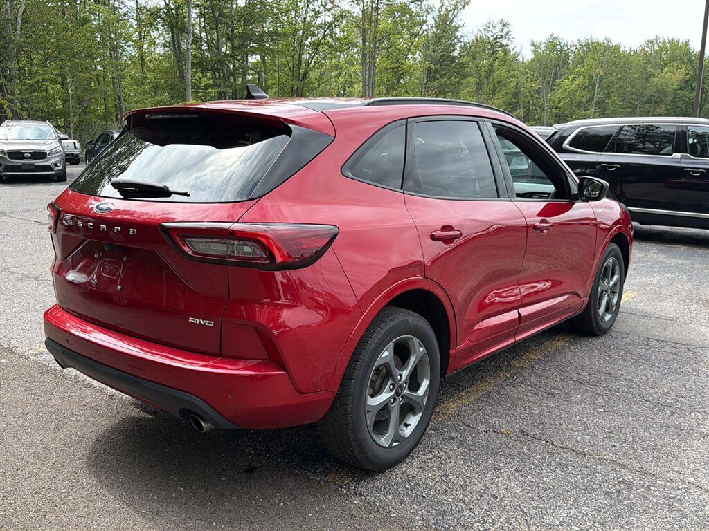 Used 2023 Rapid Red Metallic Tinted Clearcoat Ford ST-Line image 7