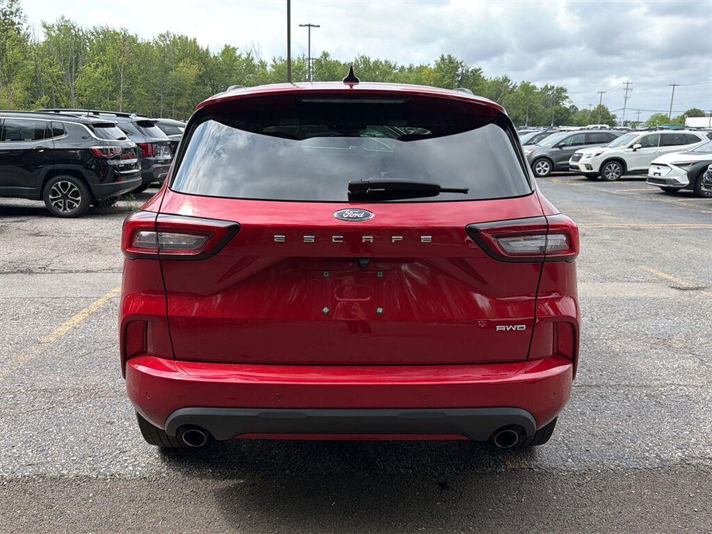 Used 2023 Rapid Red Metallic Tinted Clearcoat Ford ST-Line image 8