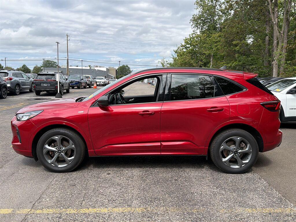 Used 2023 Rapid Red Metallic Tinted Clearcoat Ford ST-Line image 10