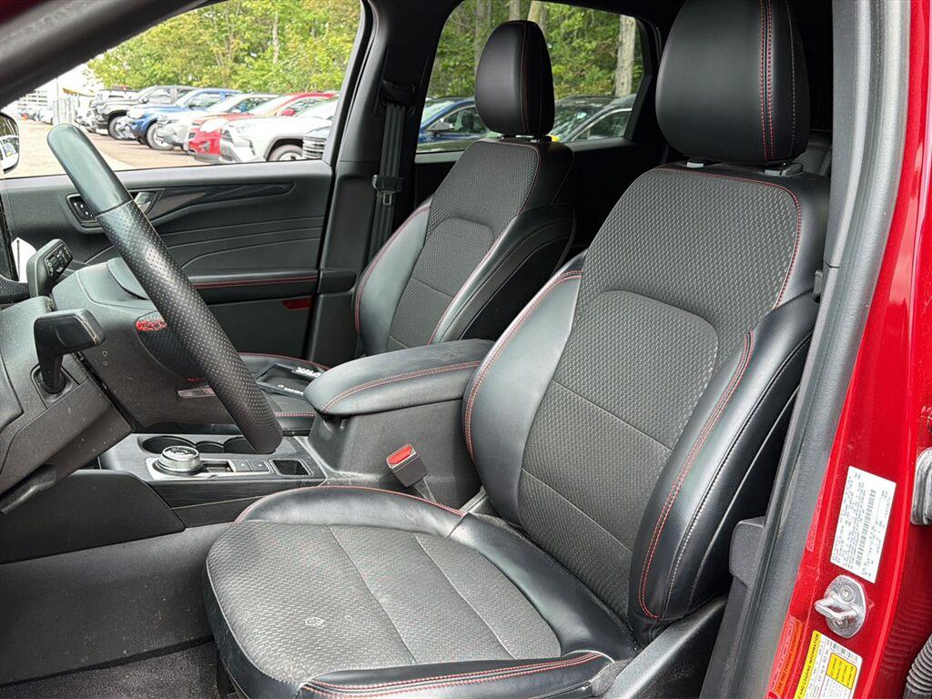 Used 2023 Rapid Red Metallic Tinted Clearcoat Ford ST-Line image 13