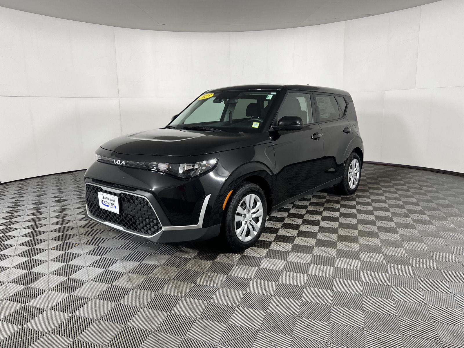 Used 2023 Fusion Black Kia LX image 20