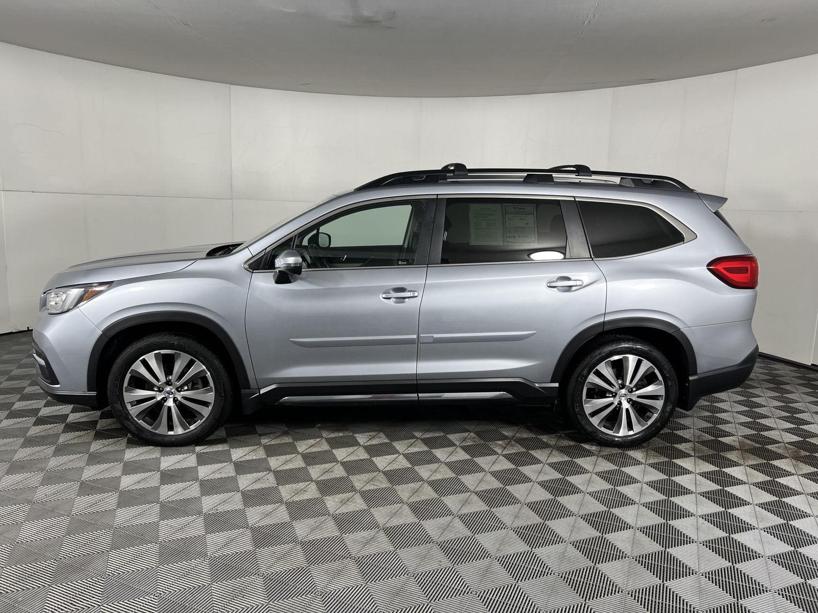 Used 2020 Ice Silver Metallic Subaru Limited image 37