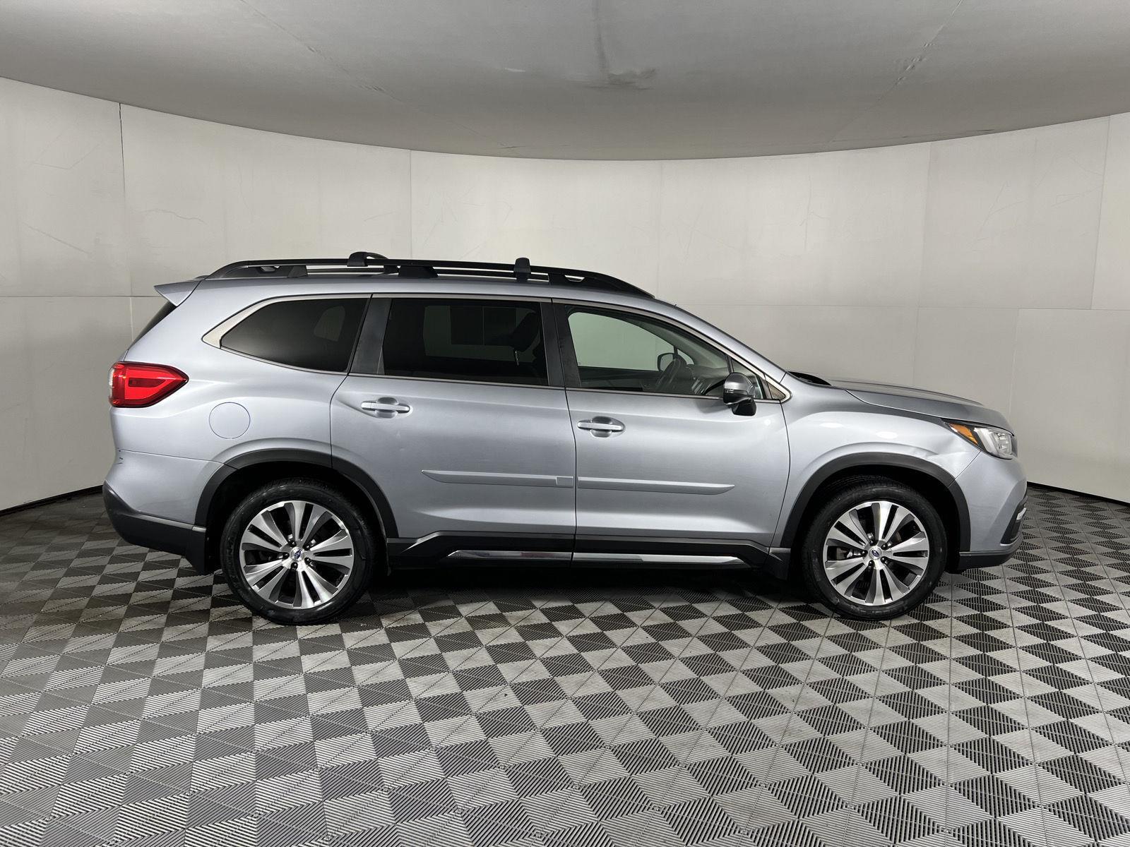 Used 2020 Ice Silver Metallic Subaru Limited image 44