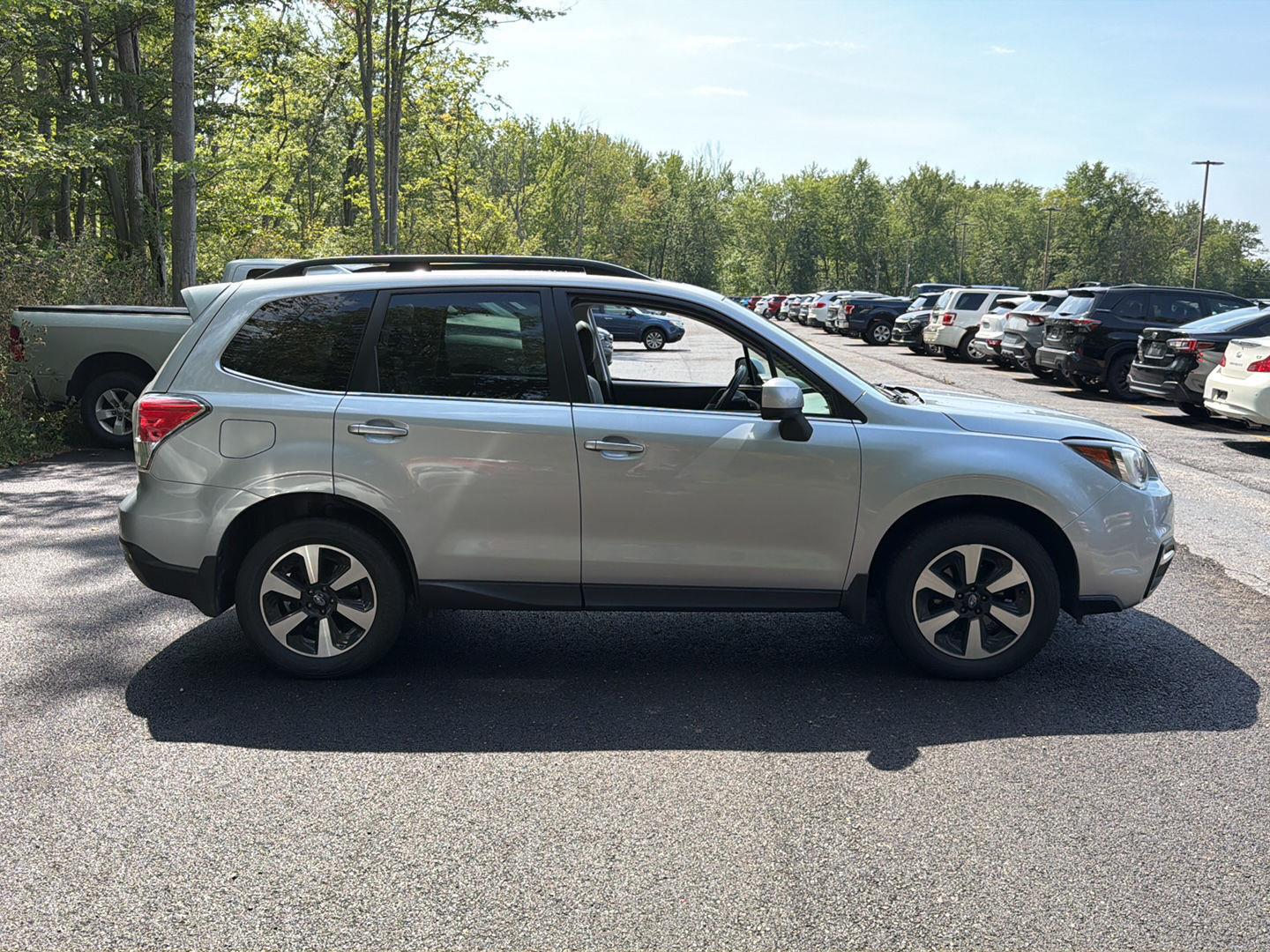 Used 2018 Ice Silver Metallic Subaru Limited image 7