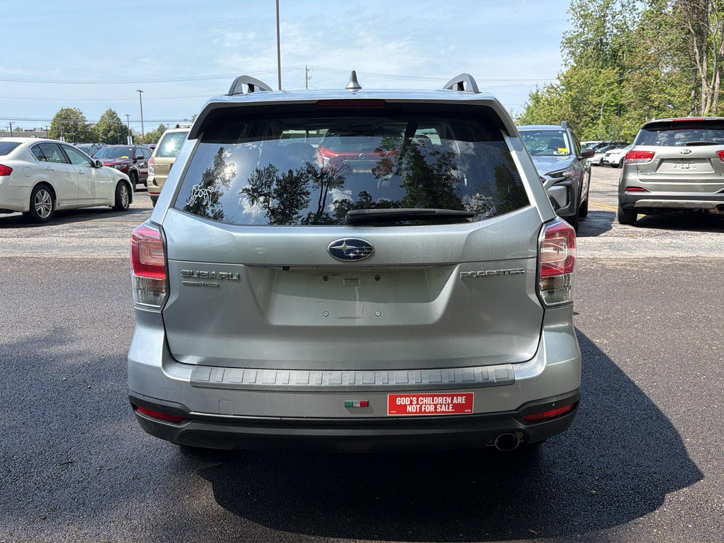 Used 2018 Ice Silver Metallic Subaru Limited image 9
