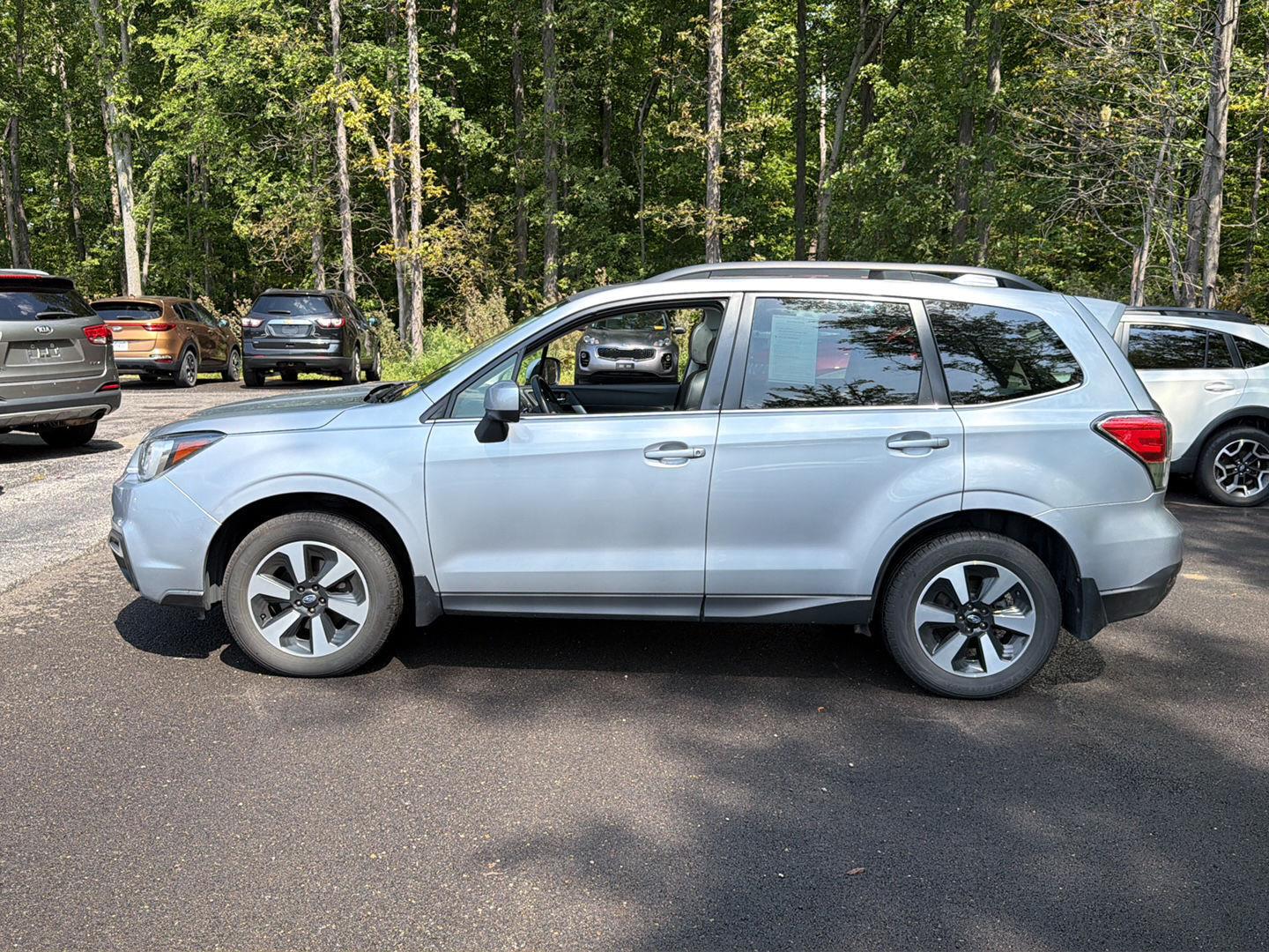 Used 2018 Ice Silver Metallic Subaru Limited image 11