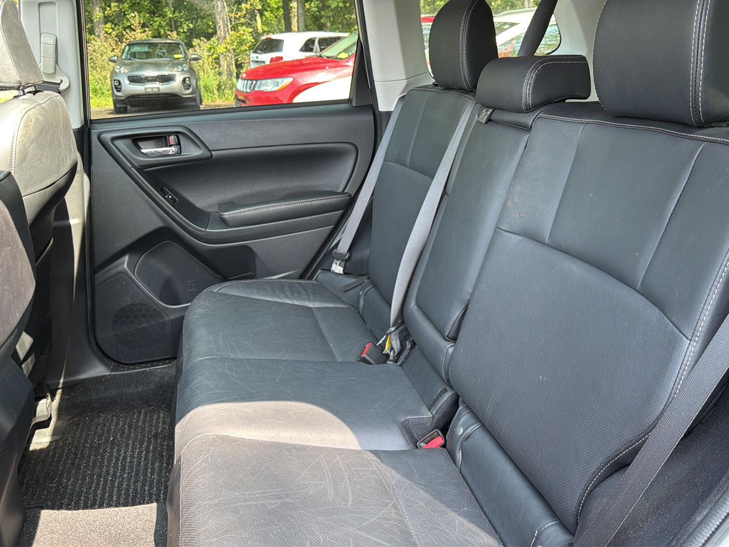 Used 2018 Ice Silver Metallic Subaru Limited image 15