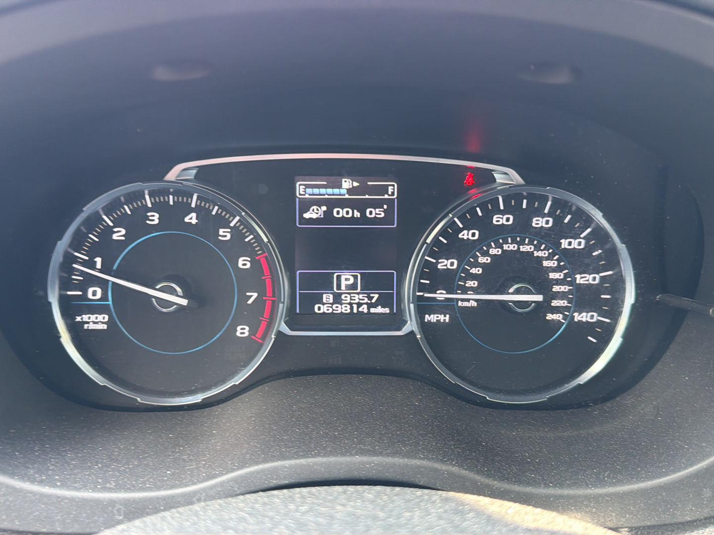 Used 2018 Ice Silver Metallic Subaru Limited image 16