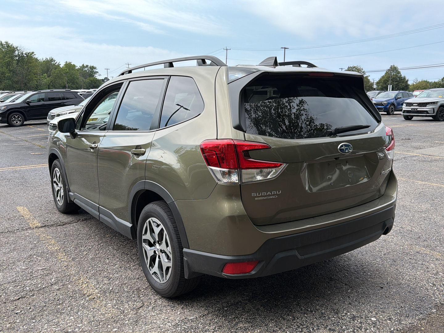 Certified Used 2024 Autumn Green Metallic Subaru Premium image 10