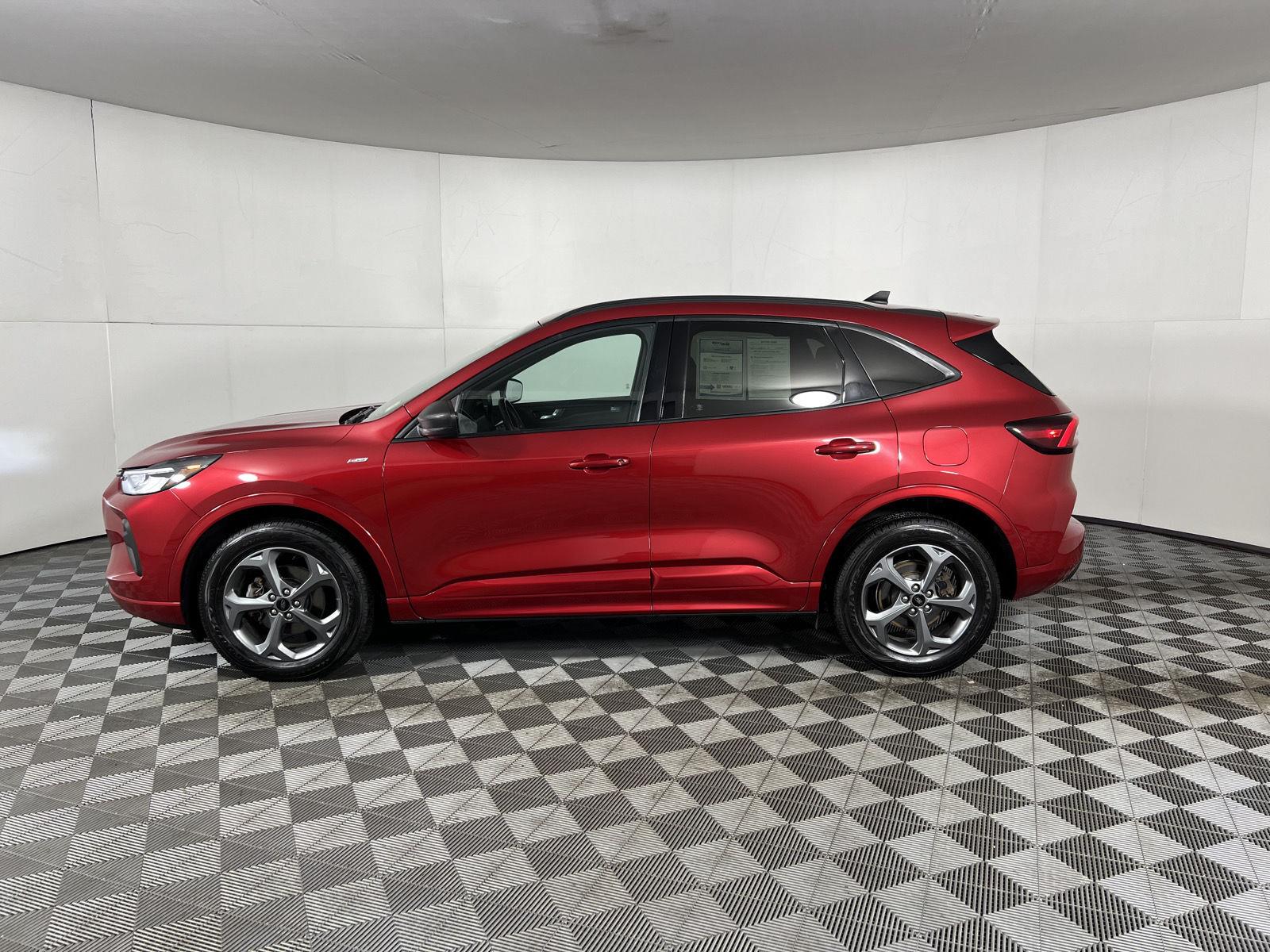 Used 2023 Rapid Red Metallic Tinted Clearcoat Ford ST-Line image 17