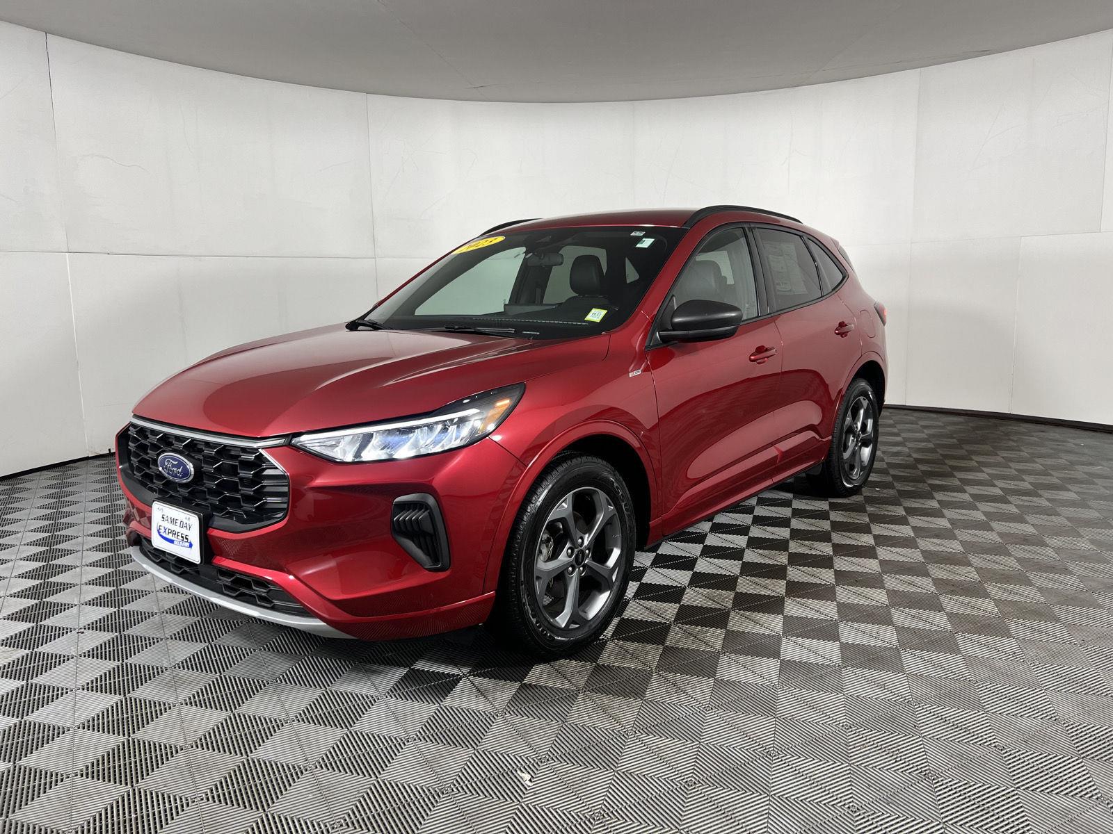 Used 2023 Rapid Red Metallic Tinted Clearcoat Ford ST-Line image 18