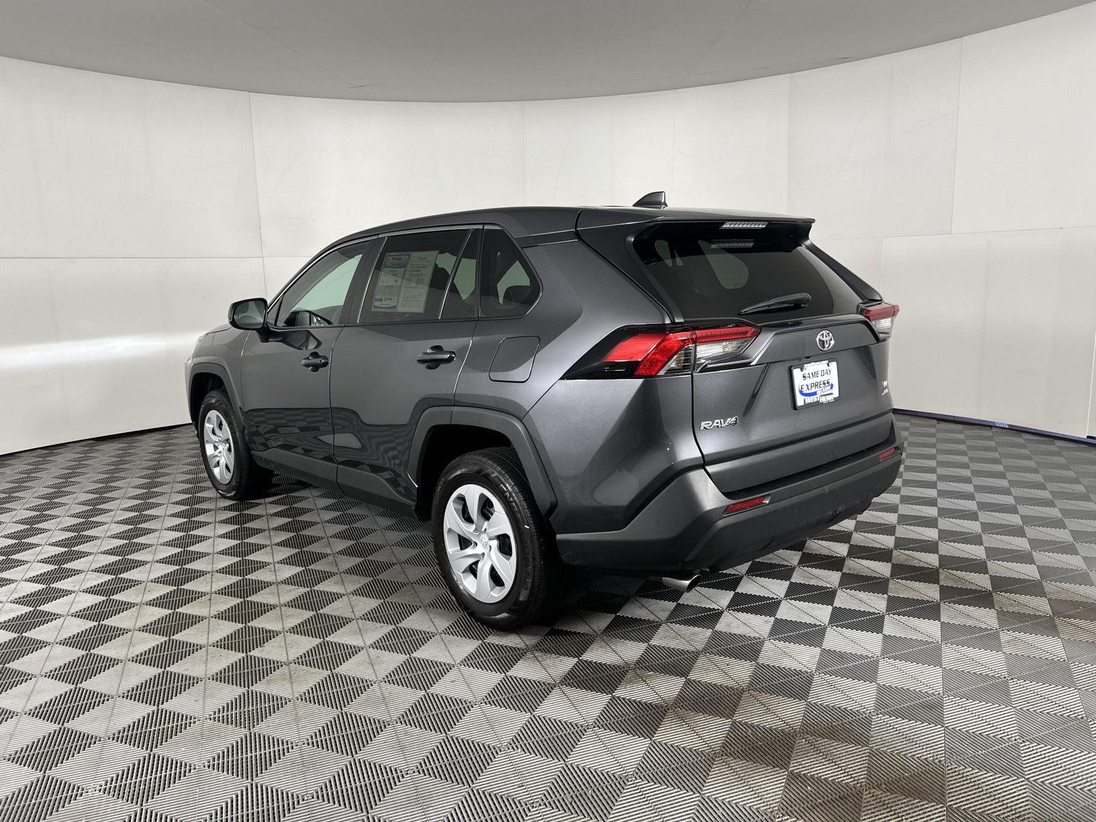 Used 2022 Magnetic Gray Metallic Toyota LE image 7