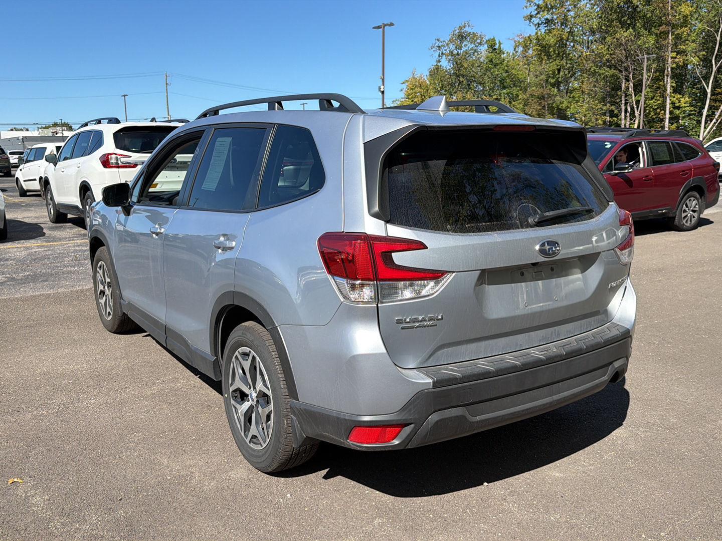 Used 2023 Ice Silver Metallic Subaru Premium image 10