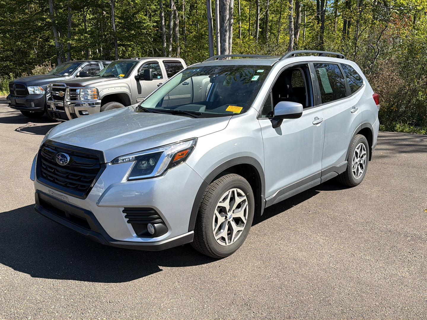 Used 2023 Ice Silver Metallic Subaru Premium image 12