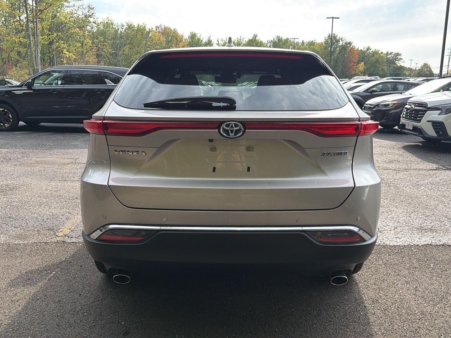 Used 2023 Titanium Glow Toyota Limited image 8