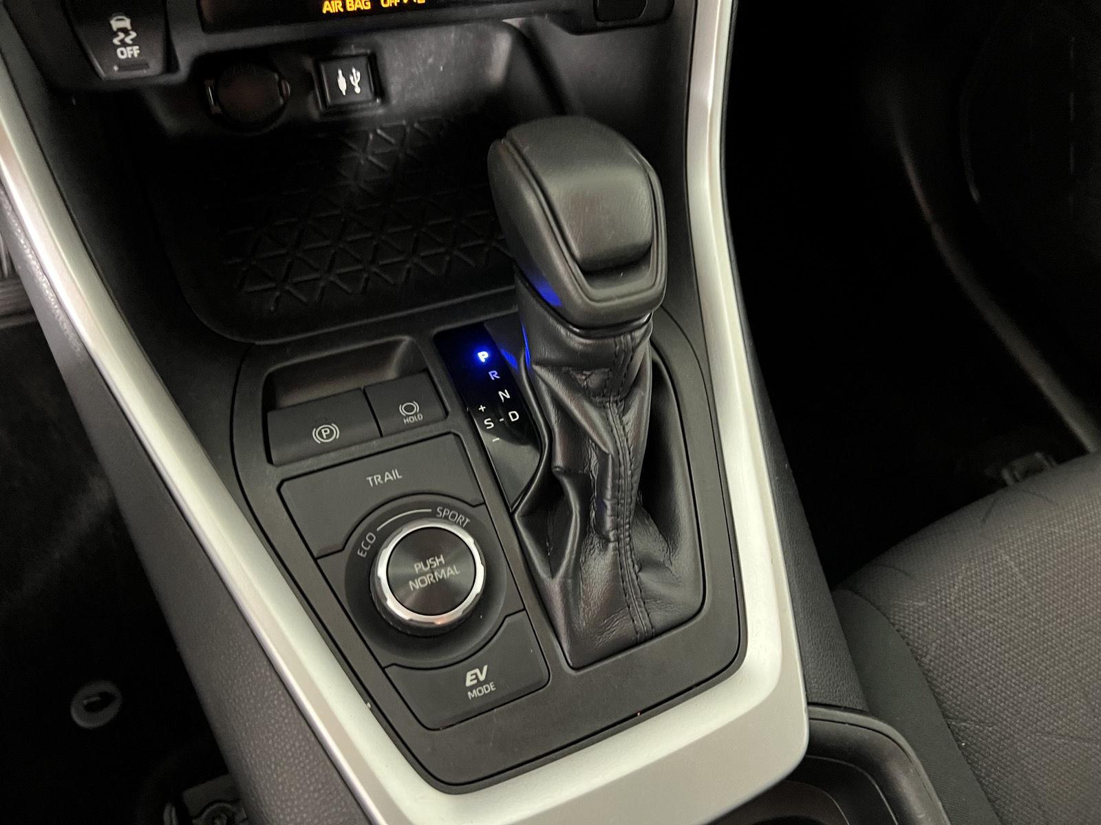 Used 2019 Silver Sky Metallic Toyota XLE image 9