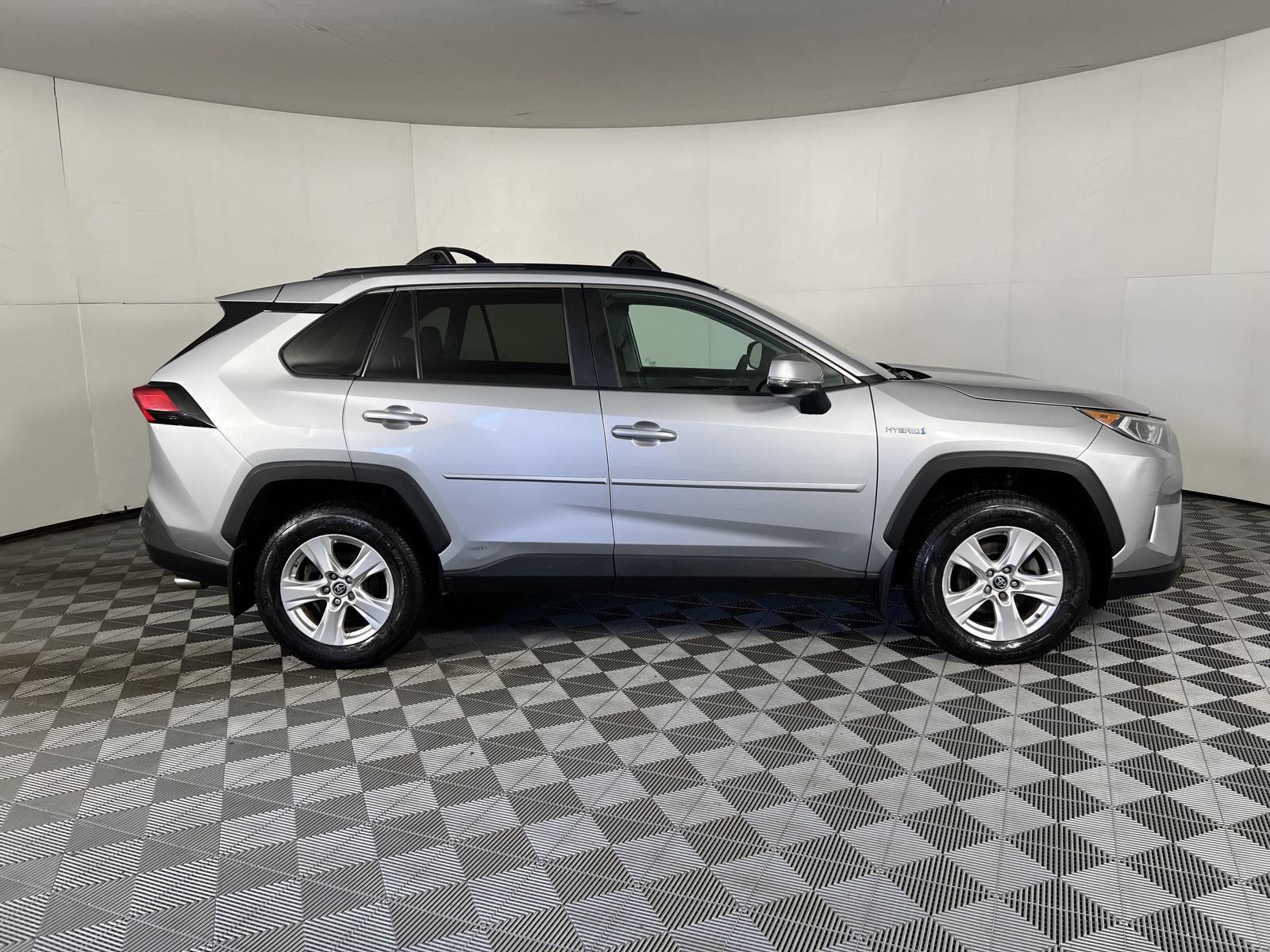 Used 2019 Silver Sky Metallic Toyota XLE image 19