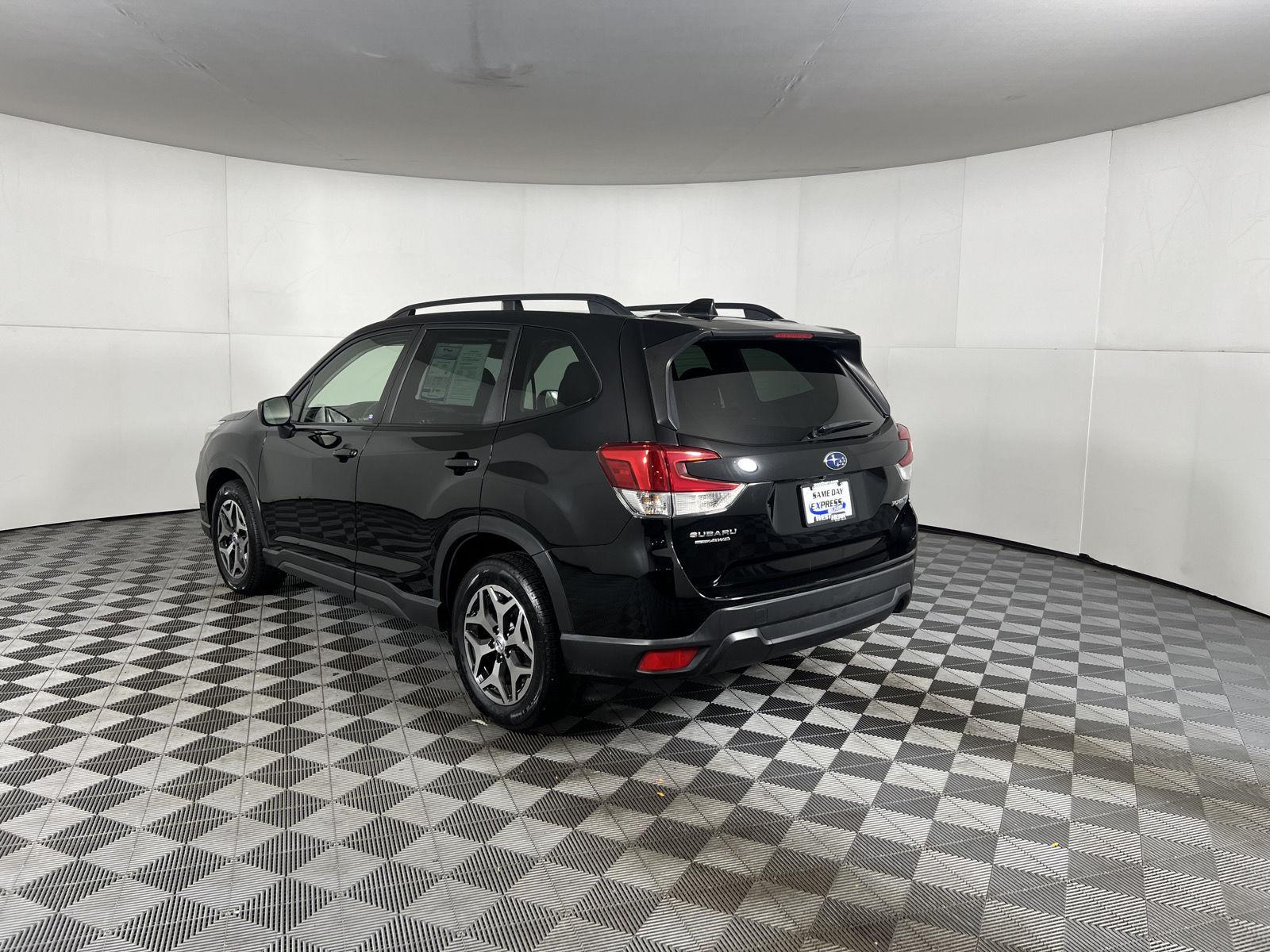 Used 2020 Crystal Black Silica Subaru Premium image 7