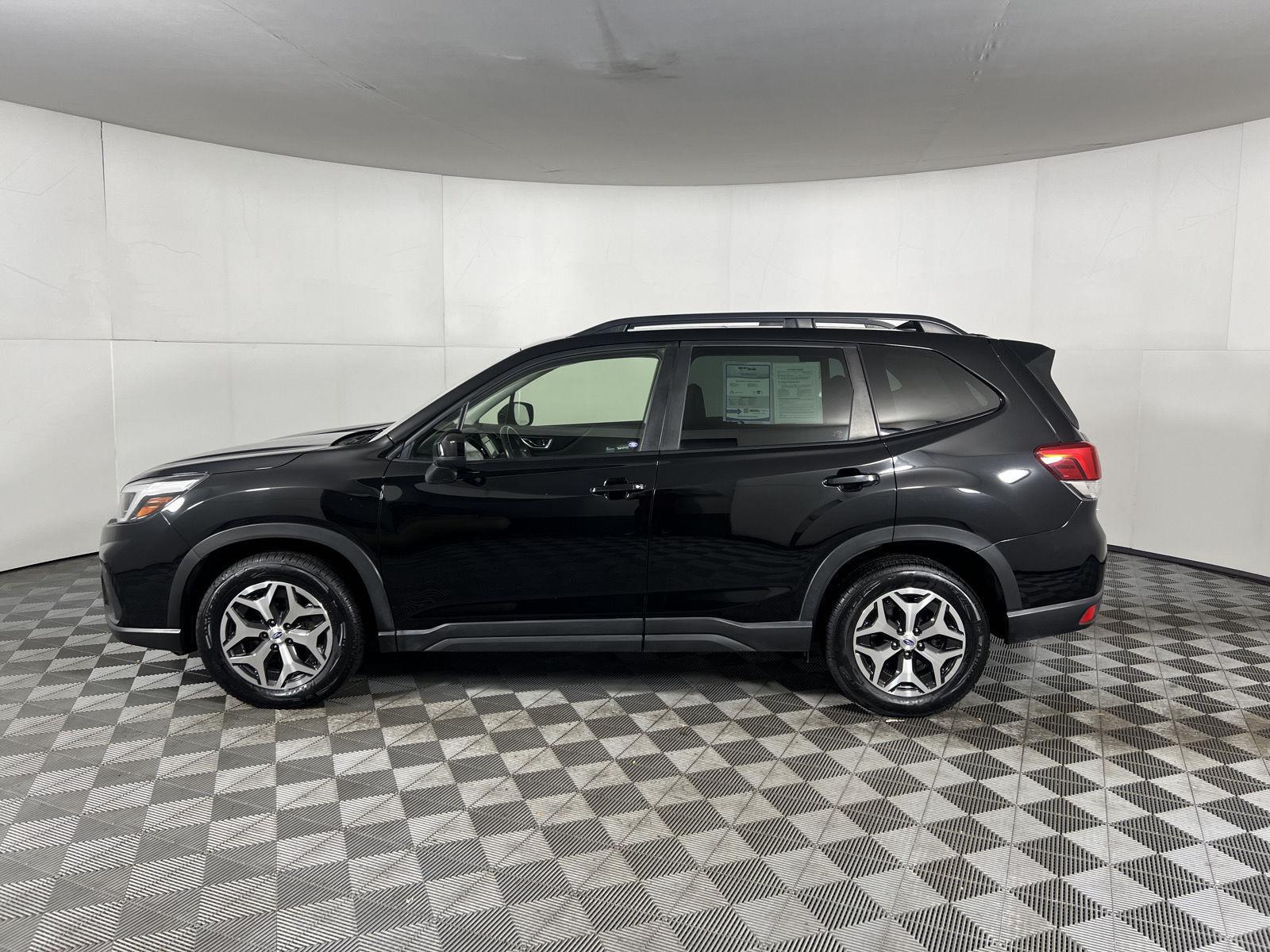 Used 2020 Crystal Black Silica Subaru Premium image 19