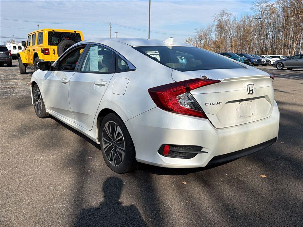 Used 2016 Wh Honda  image 10