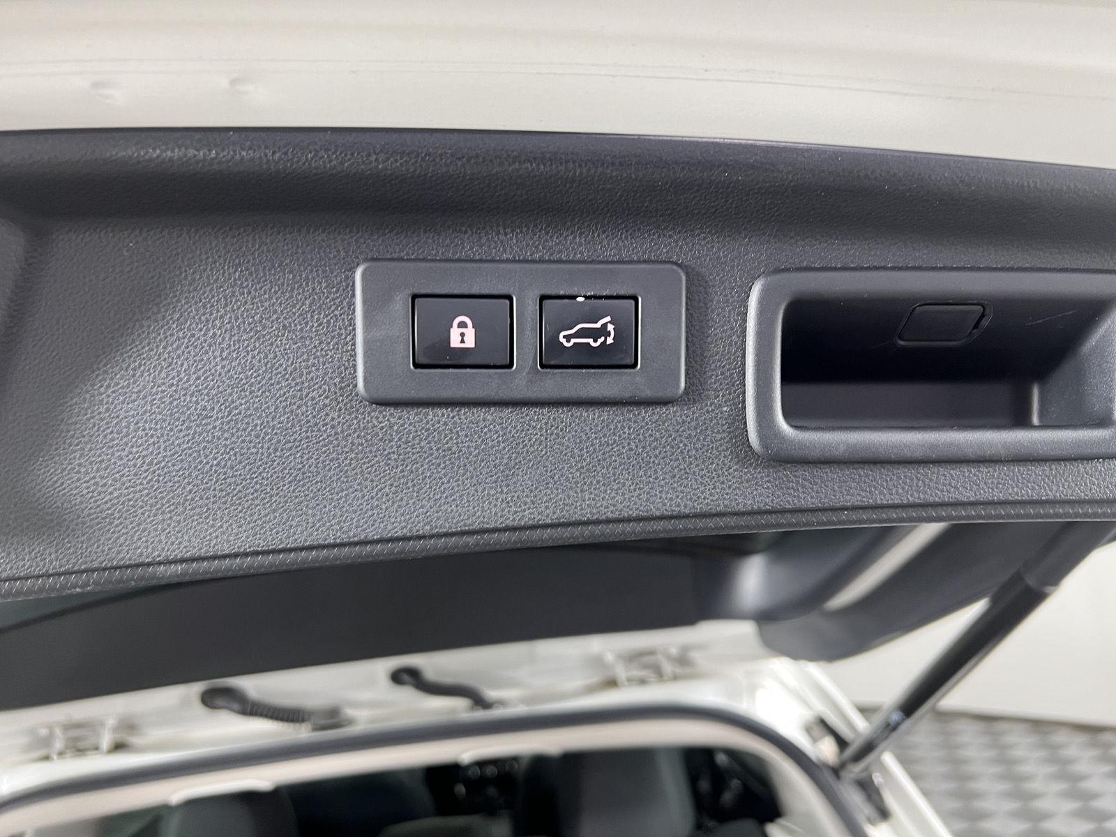 Certified Used 2023 Crystal White Pearl Subaru Limited image 29