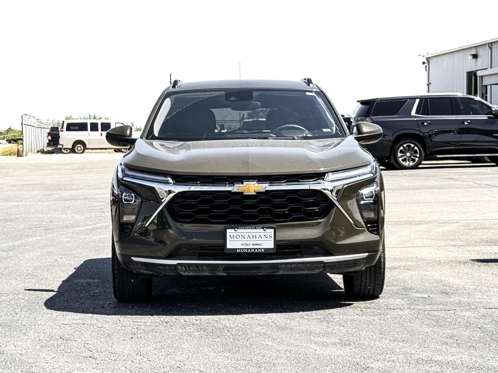 View vehicle photo 3