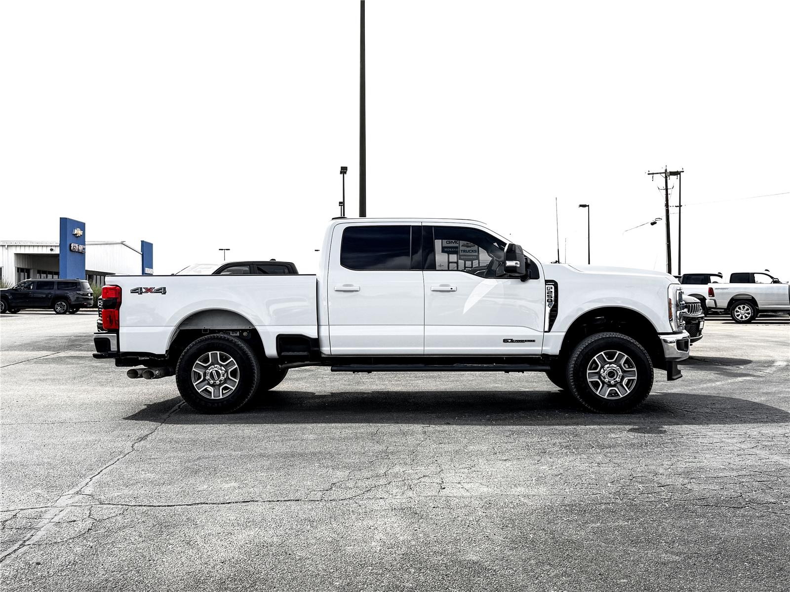 View vehicle photo 5