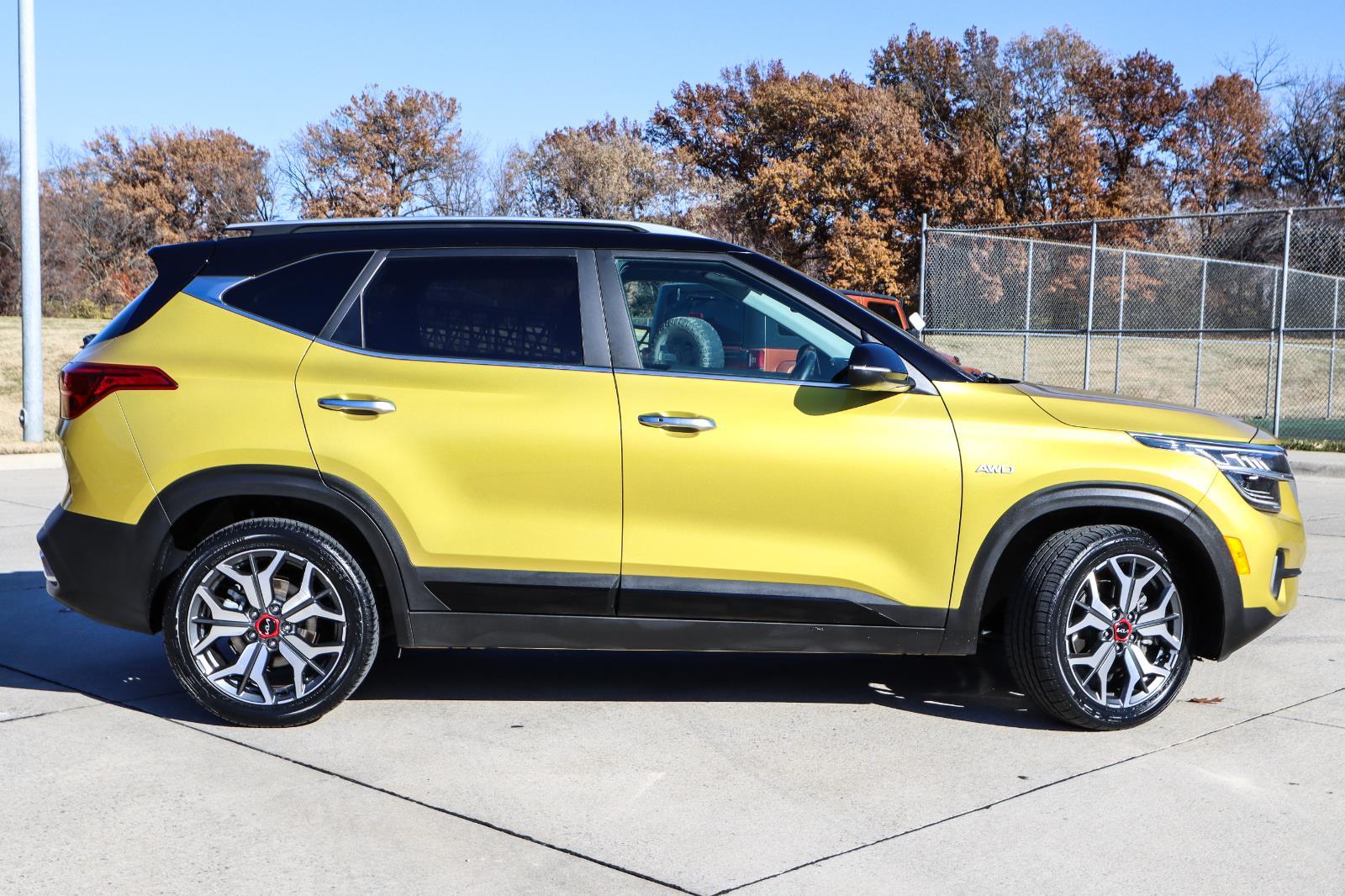 2023 Kia Seltos SX - Photo 4