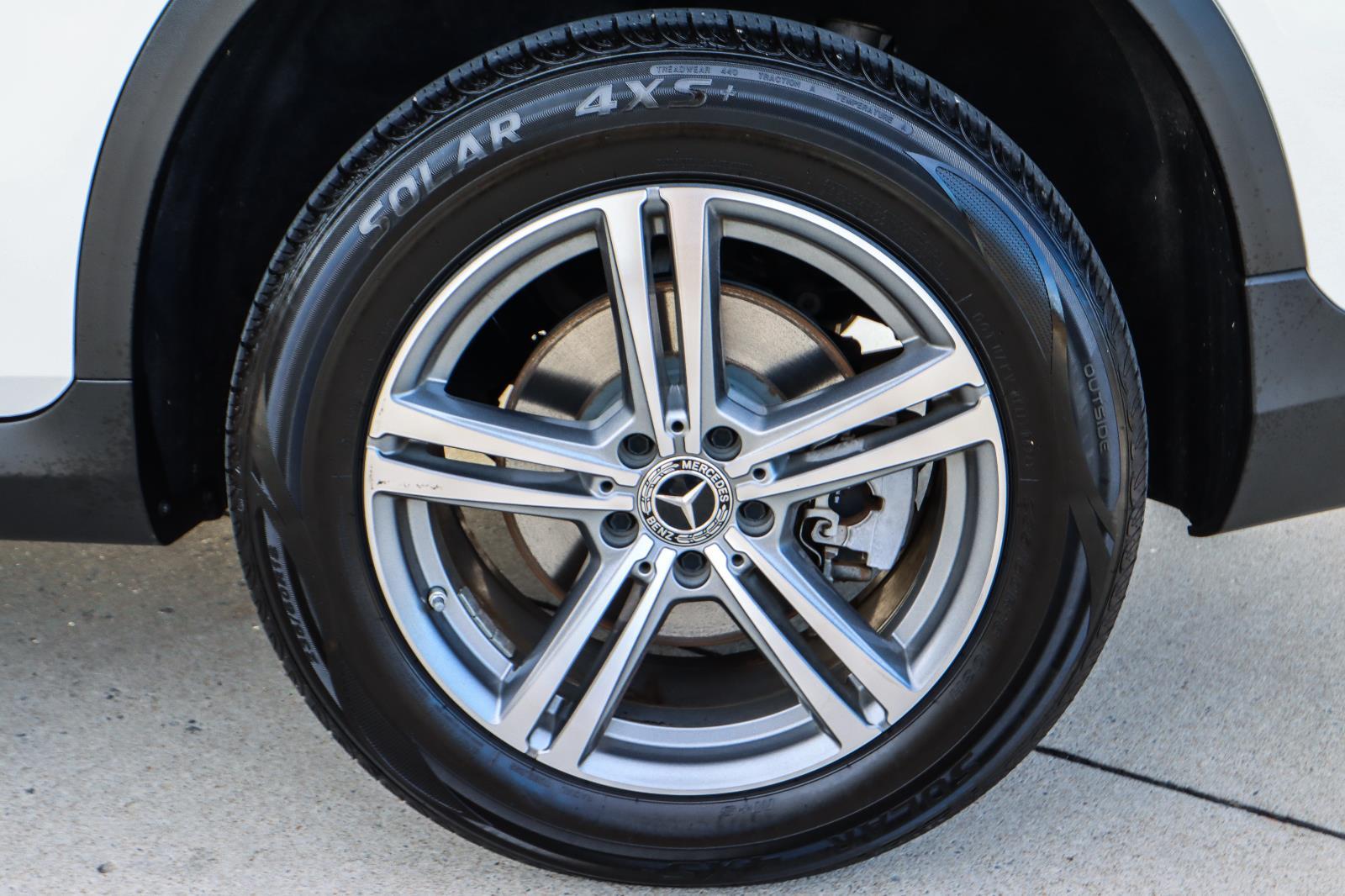 2021 Mercedes-Benz GLC GLC300 - Photo 18
