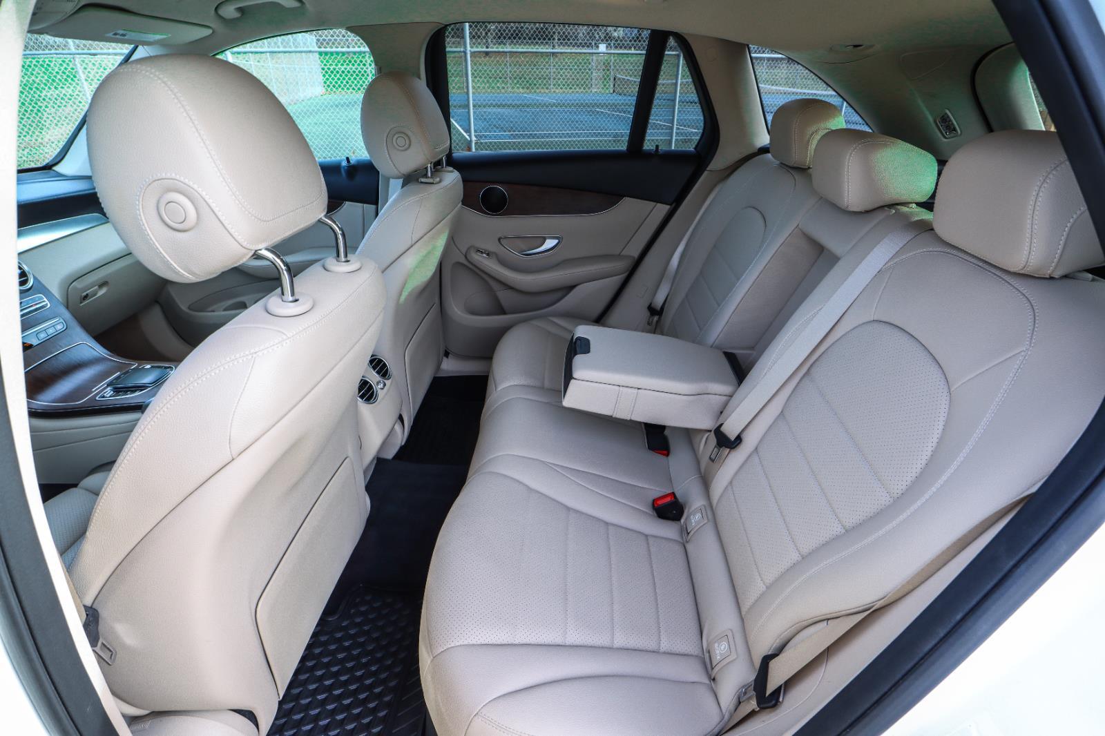 2021 Mercedes-Benz GLC GLC300 - Photo 33