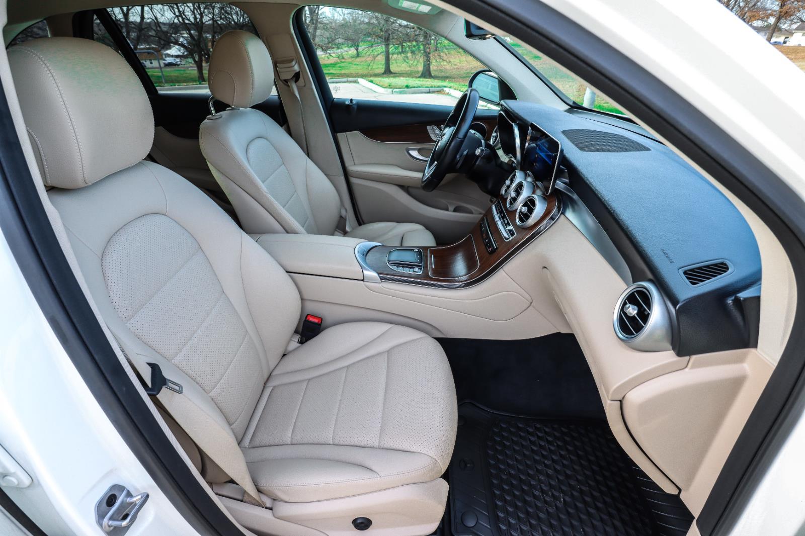 2021 Mercedes-Benz GLC GLC300 - Photo 35