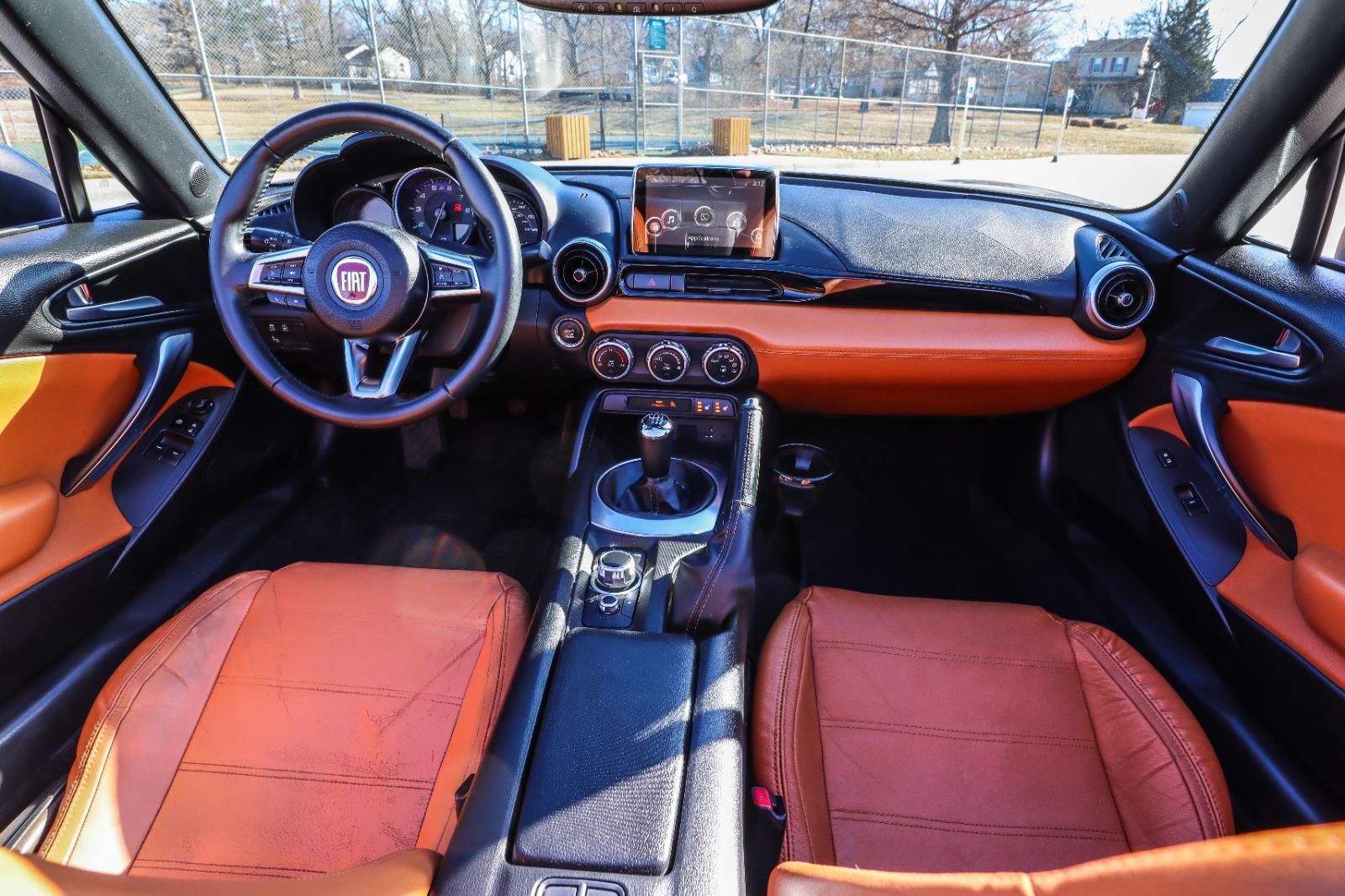 2017 FIAT 124 Spider 1.4 Lusso's photo