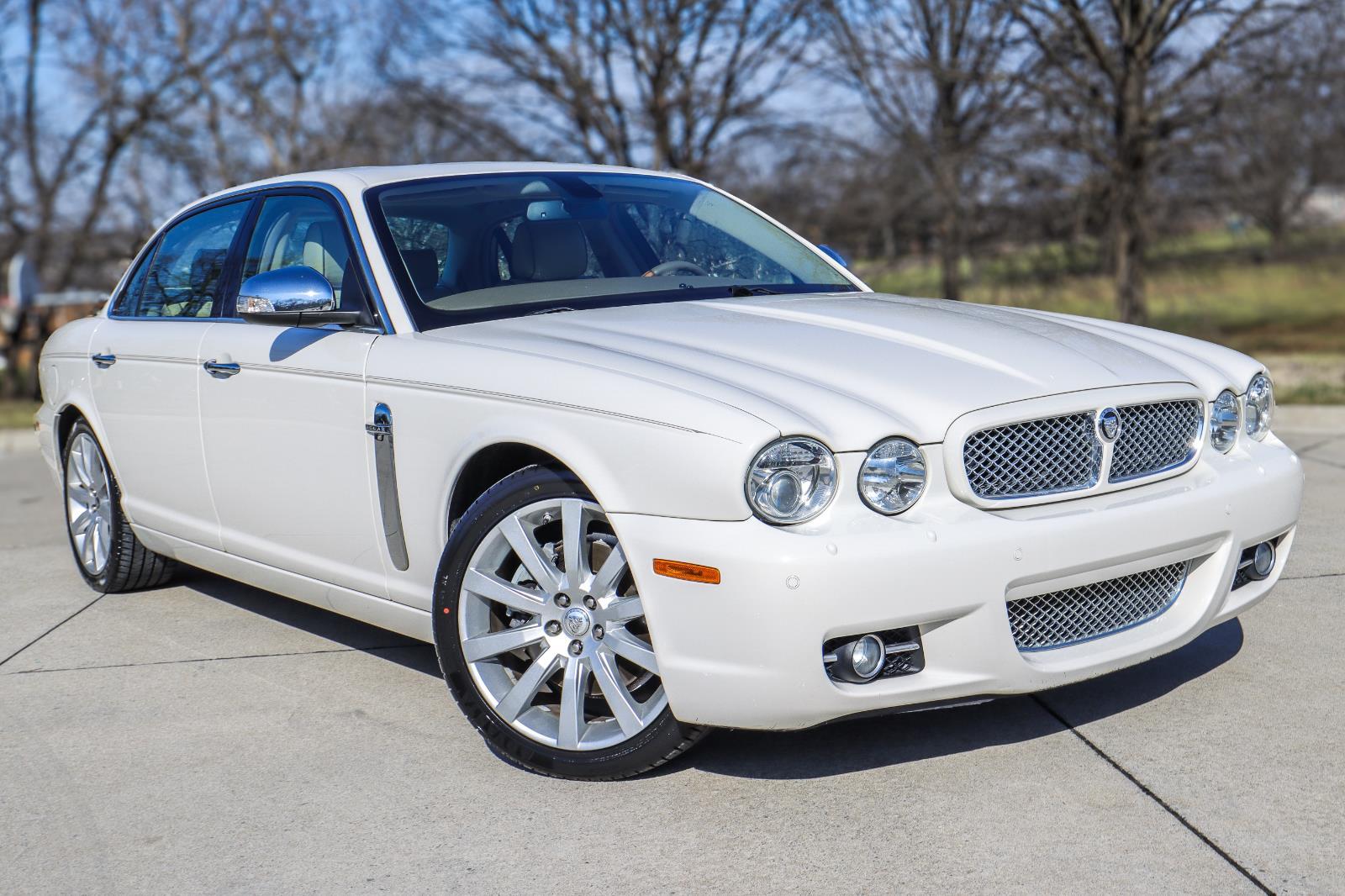 2008 Jaguar XJ-Series Vanden Plas - Country Hill