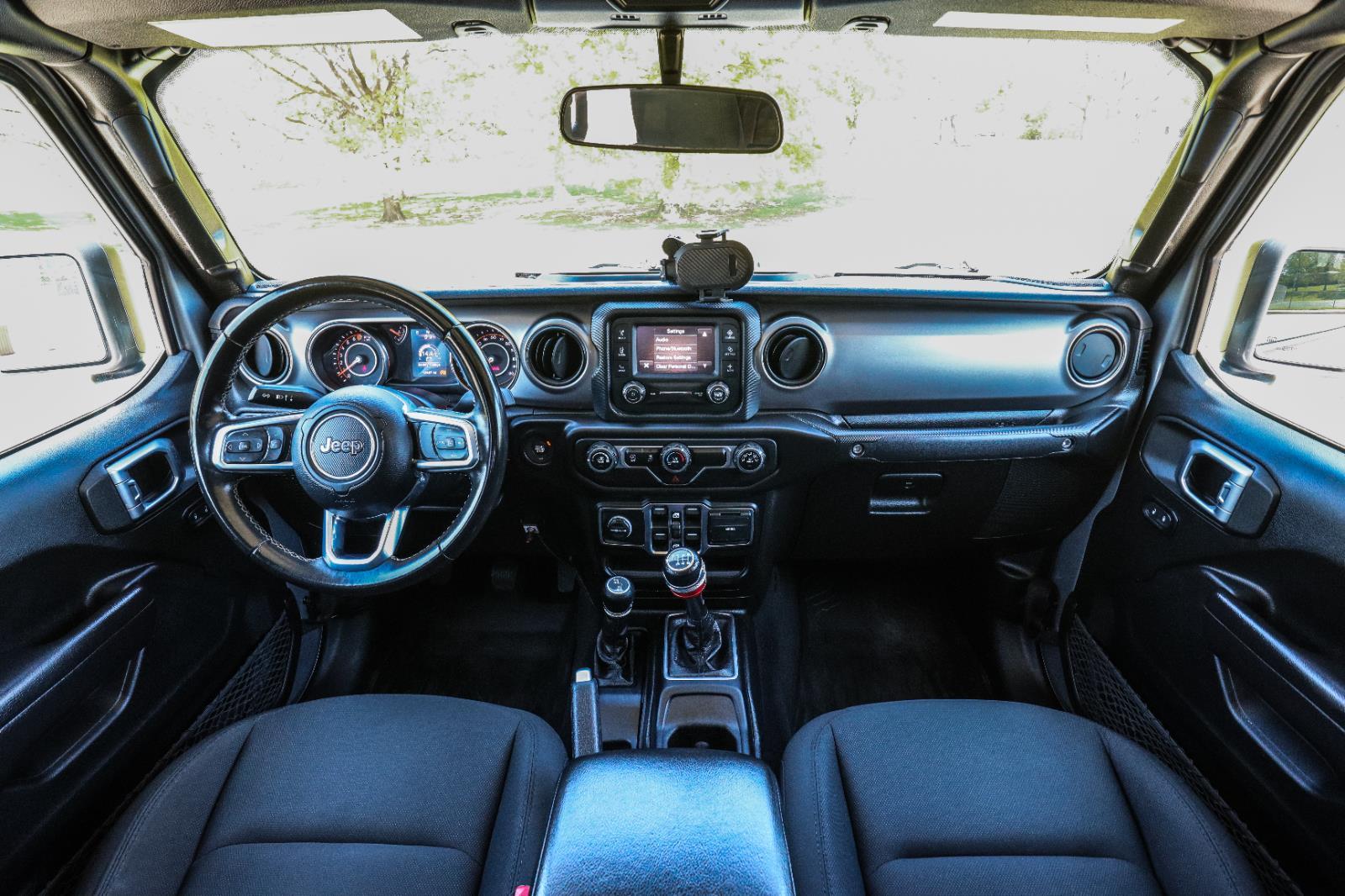 2020 Jeep Gladiator Sport S's photo