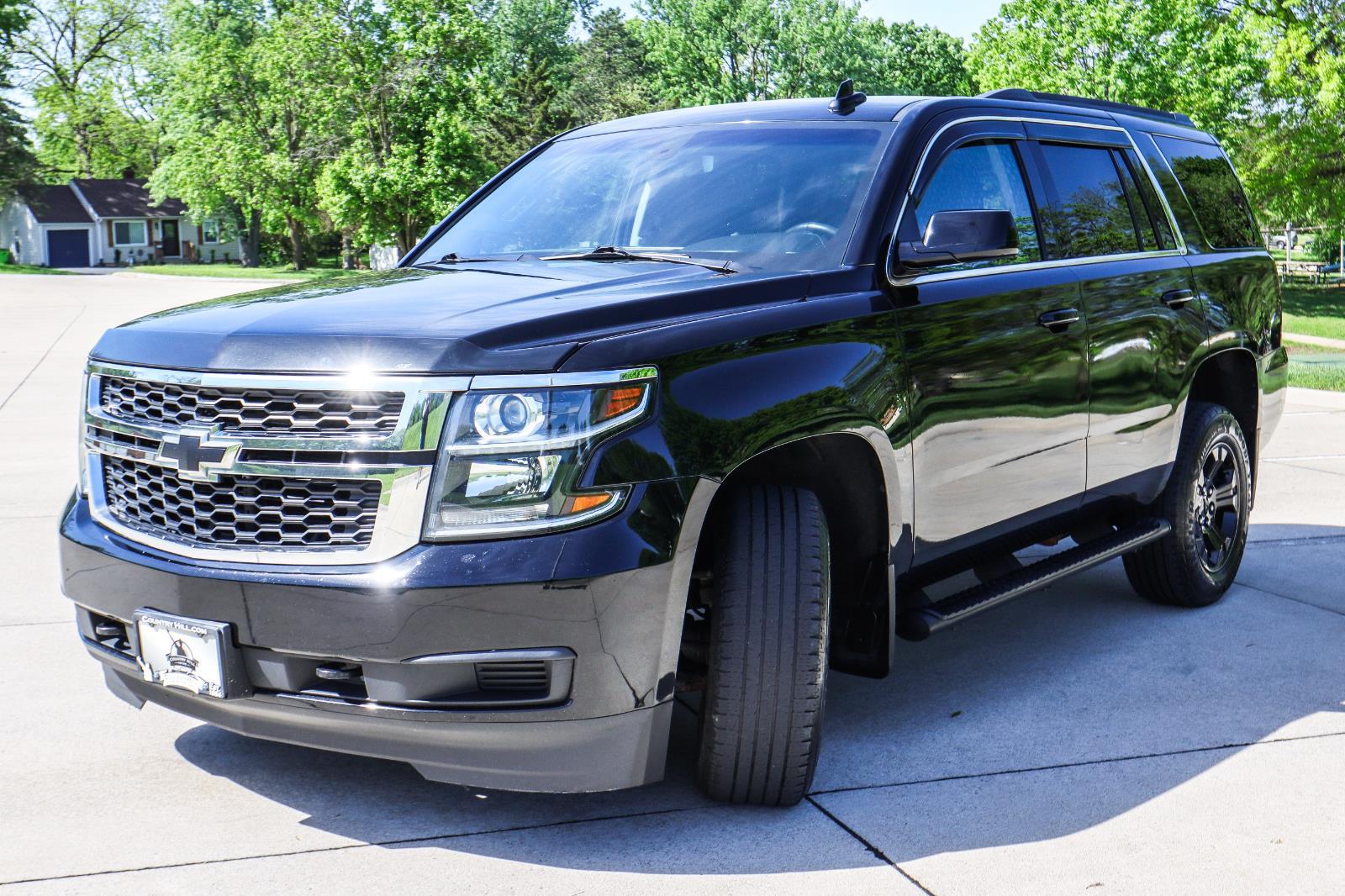 2019 Chevrolet Tahoe LS - Photo 2