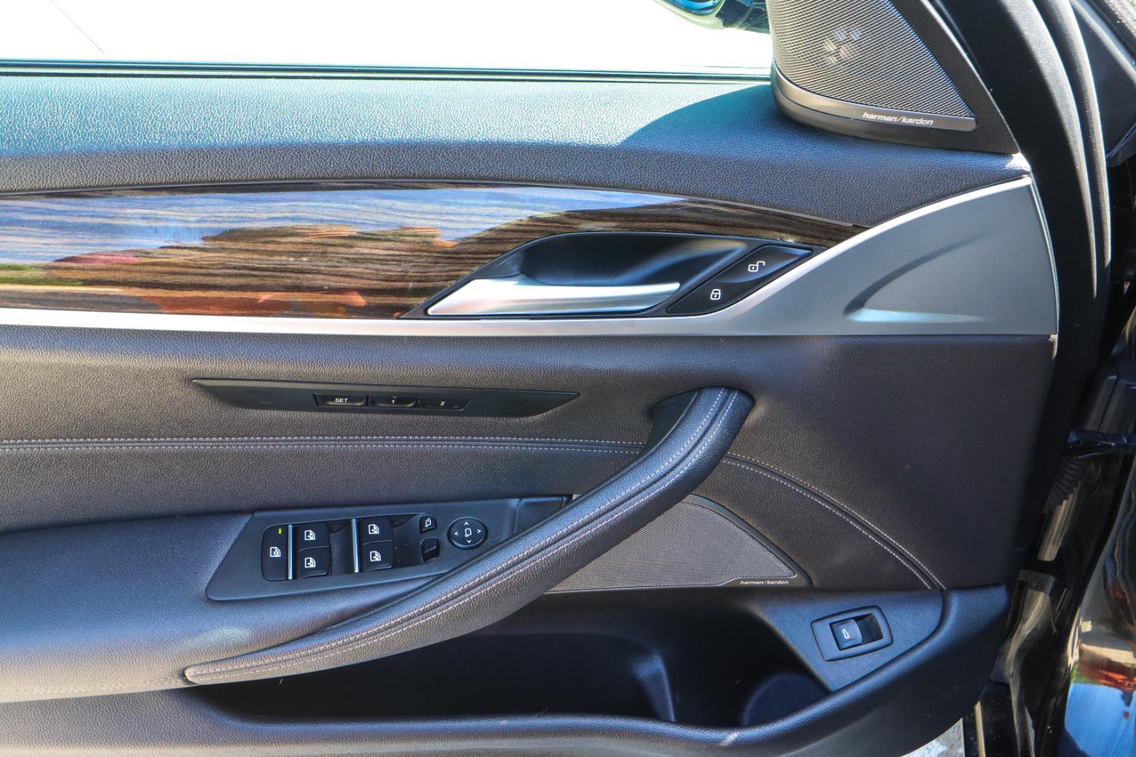 2021 BMW 5 Series 530i - Photo 37